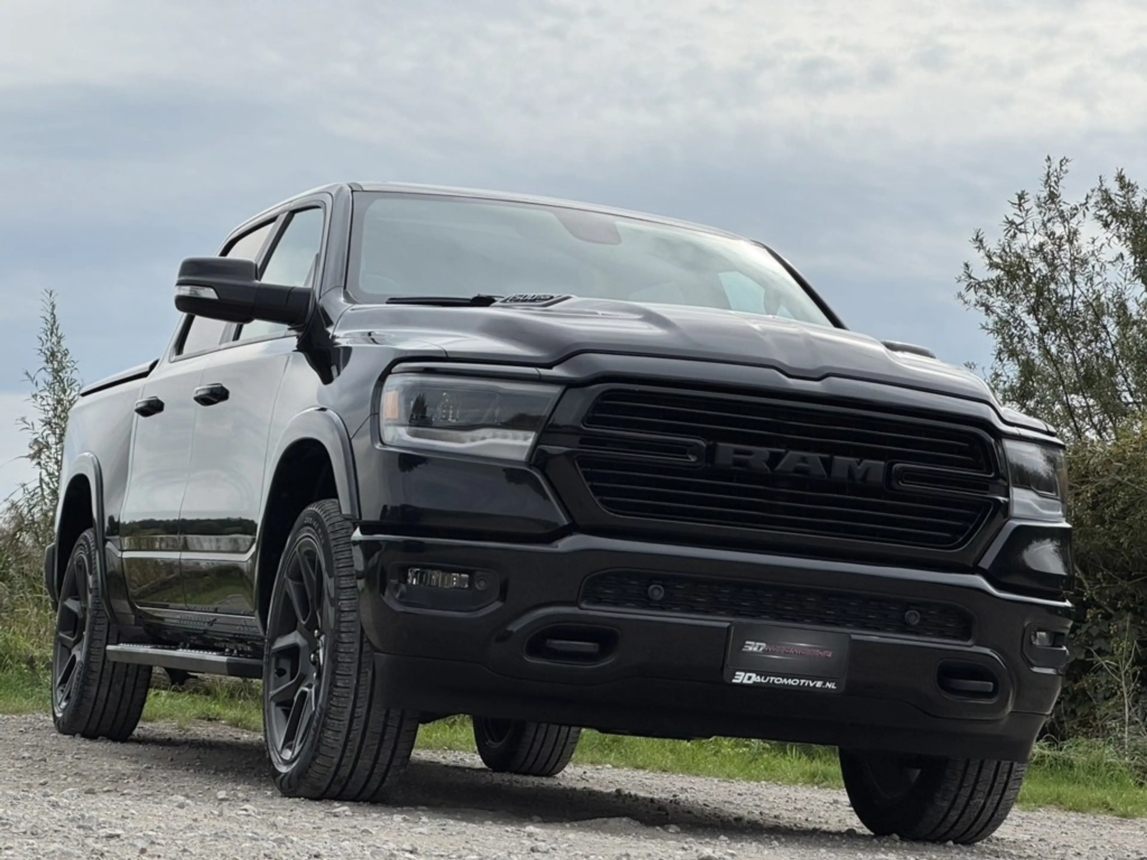 Dodge RAM 1500 LARAMIE NIGHT 5.7L V8, LAGE BIJTELLING, PANO, — photo 2