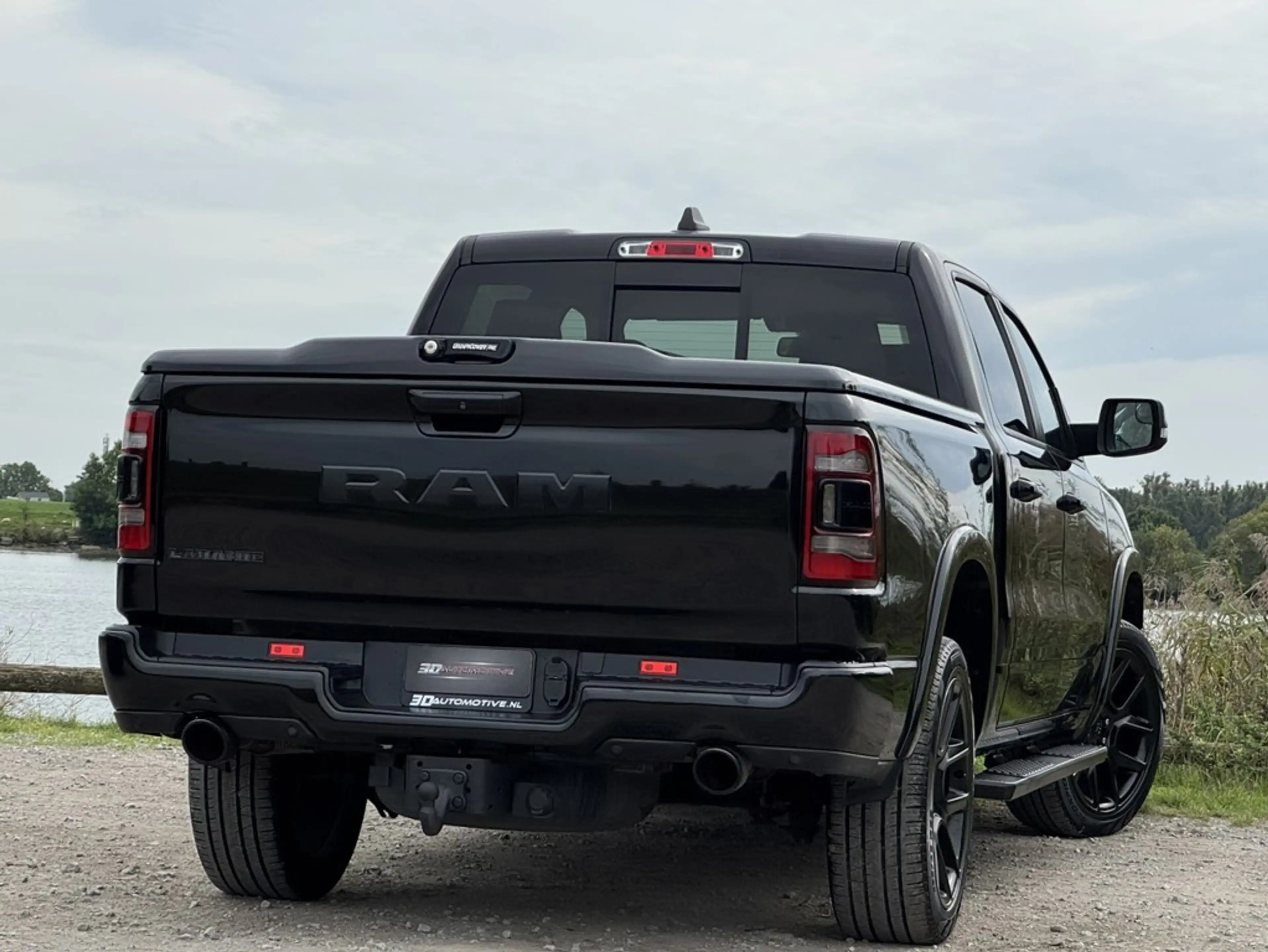 Dodge RAM 1500 LARAMIE NIGHT 5.7L V8, LAGE BIJTELLING, PANO, — photo 4