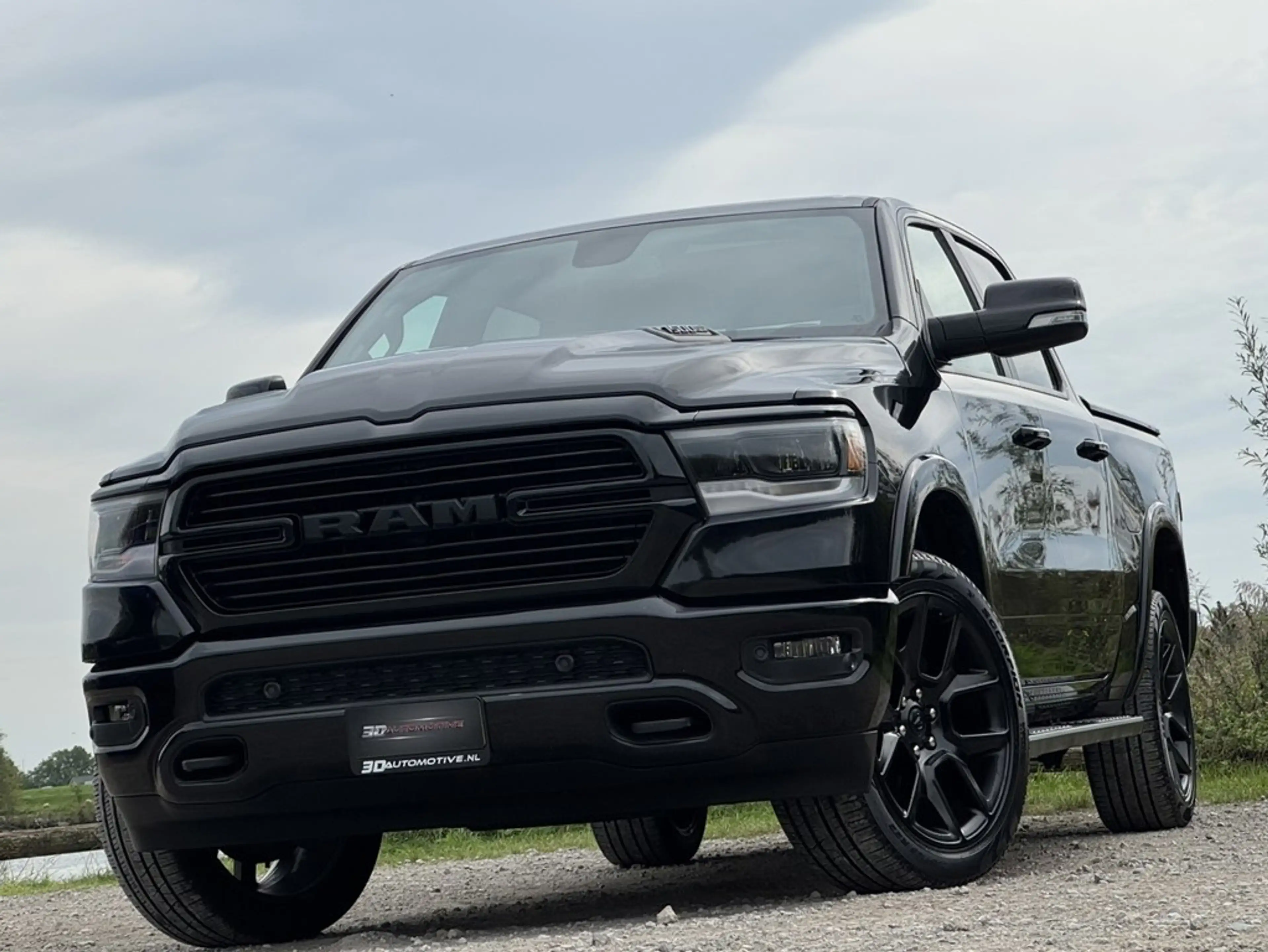 Dodge RAM 1500 LARAMIE NIGHT 5.7L V8, LAGE BIJTELLING, PANO,