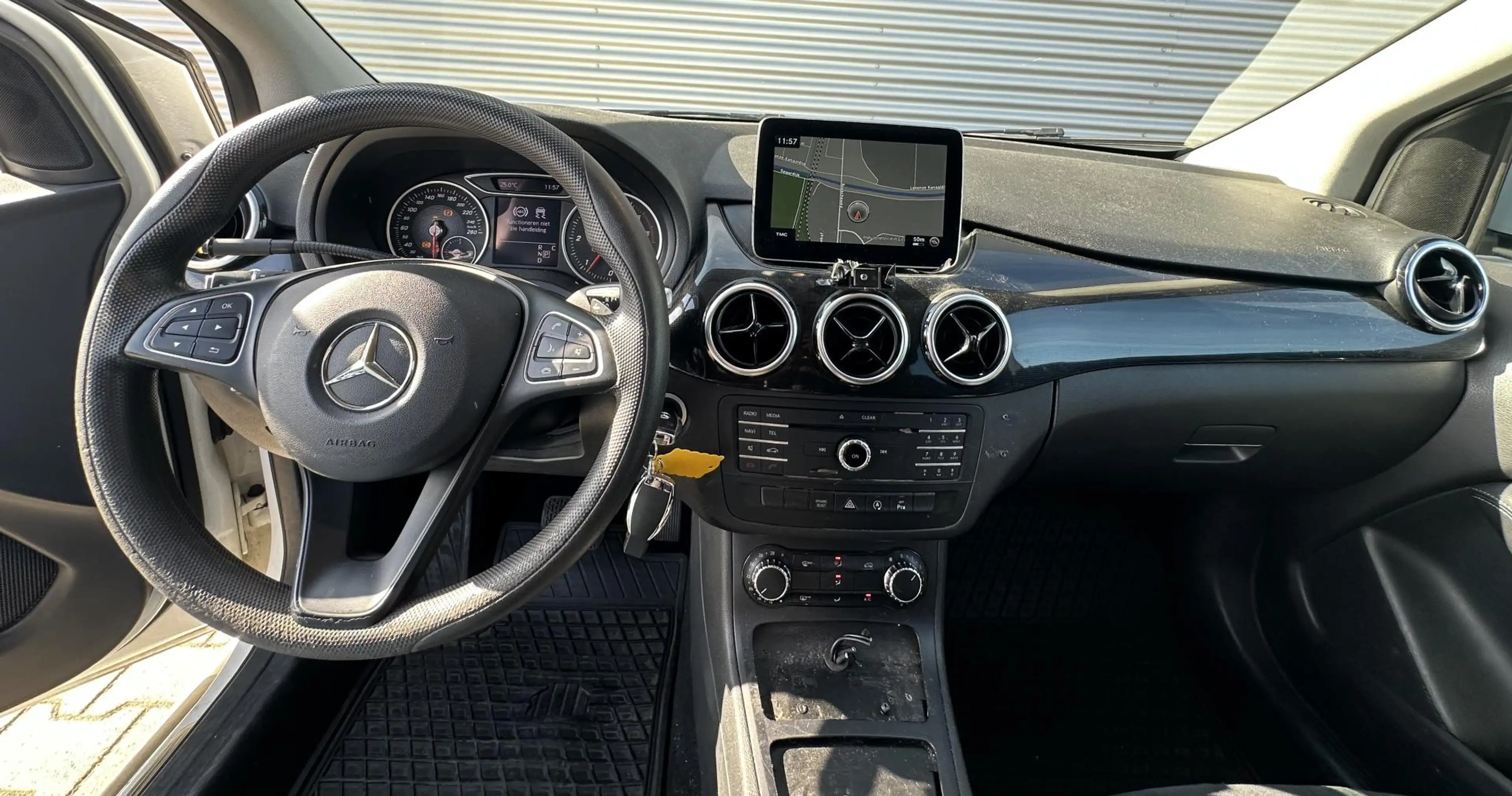 Mercedes-Benz B 220 d Ambition automaat — photo 2