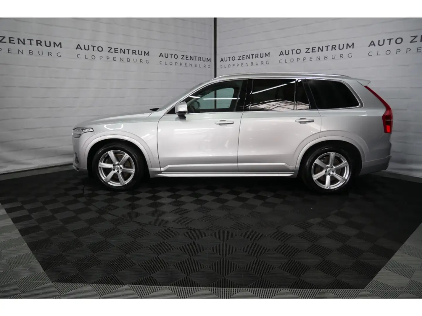 Volvo XC90 Momentum Pro AWD B5 Pano+LED+Leder+7-Sitzer Silber - 2