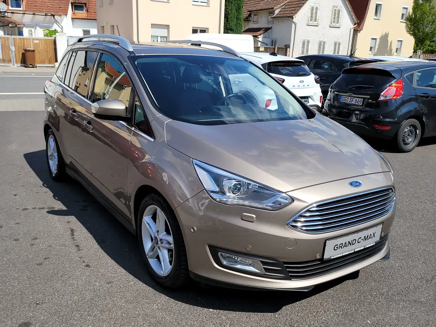 Ford Grand C-Max Titanium Grijs - 1