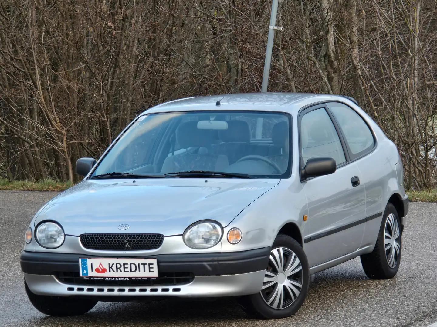 Toyota Corolla 1,4i Linea Terra Plus Top*Kredit*Klima* Automatik* Silver - 1