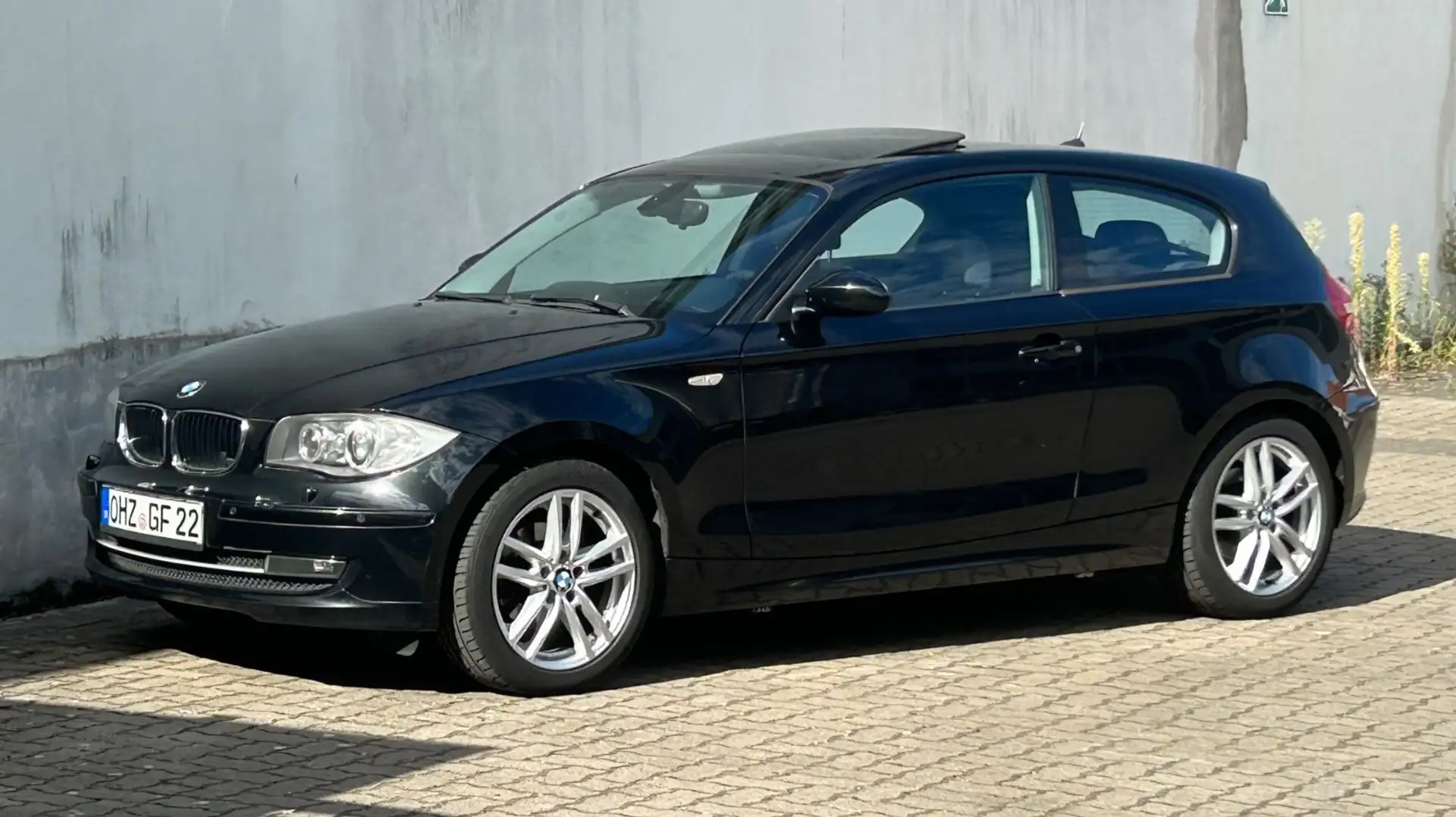 BMW 116 i Klima GPS-Navi ZV eFH eGSD Xenon Alu Schwarz - 1