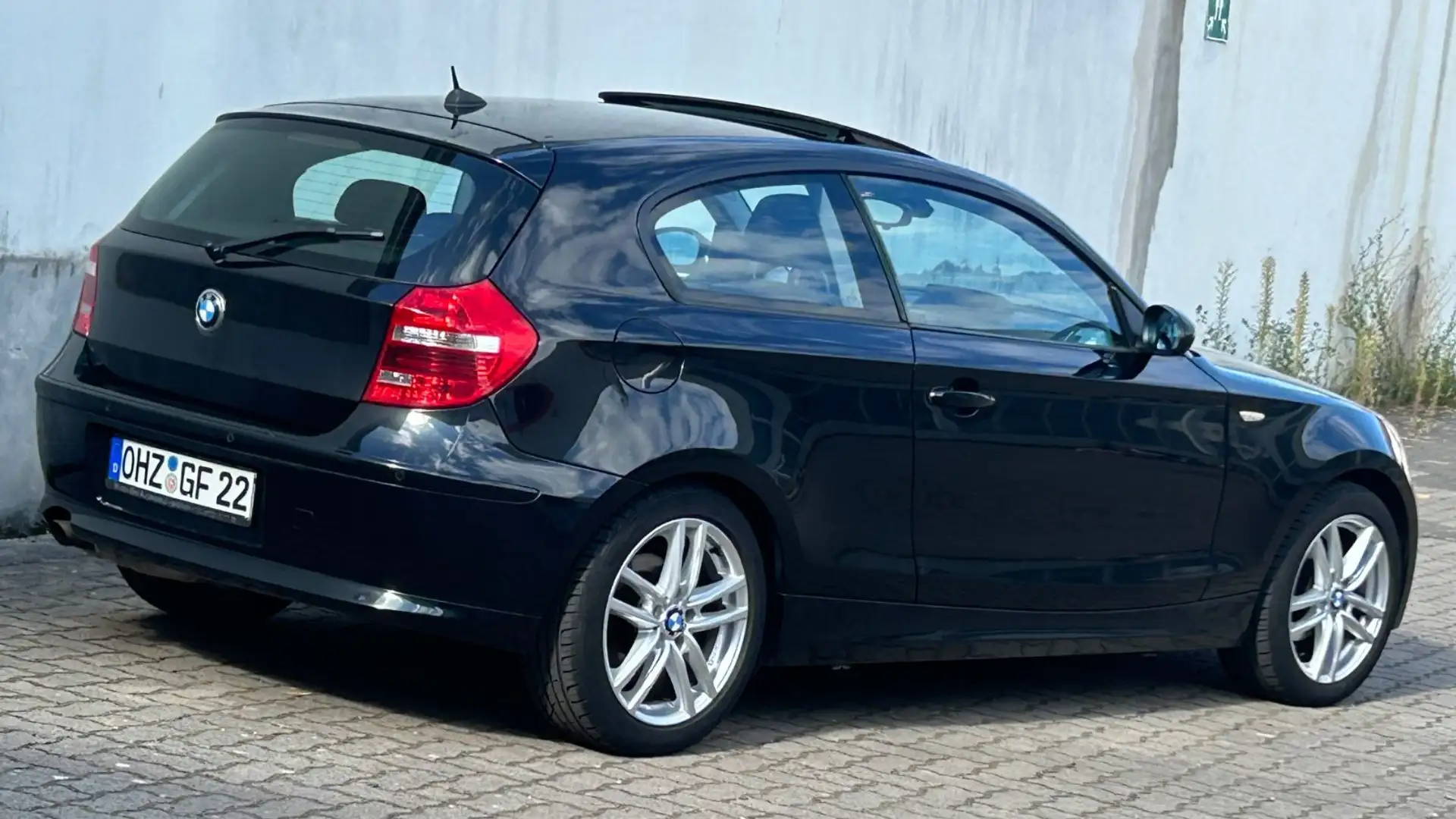 BMW 116 i Klima GPS-Navi ZV eFH eGSD Xenon Alu Schwarz - 2