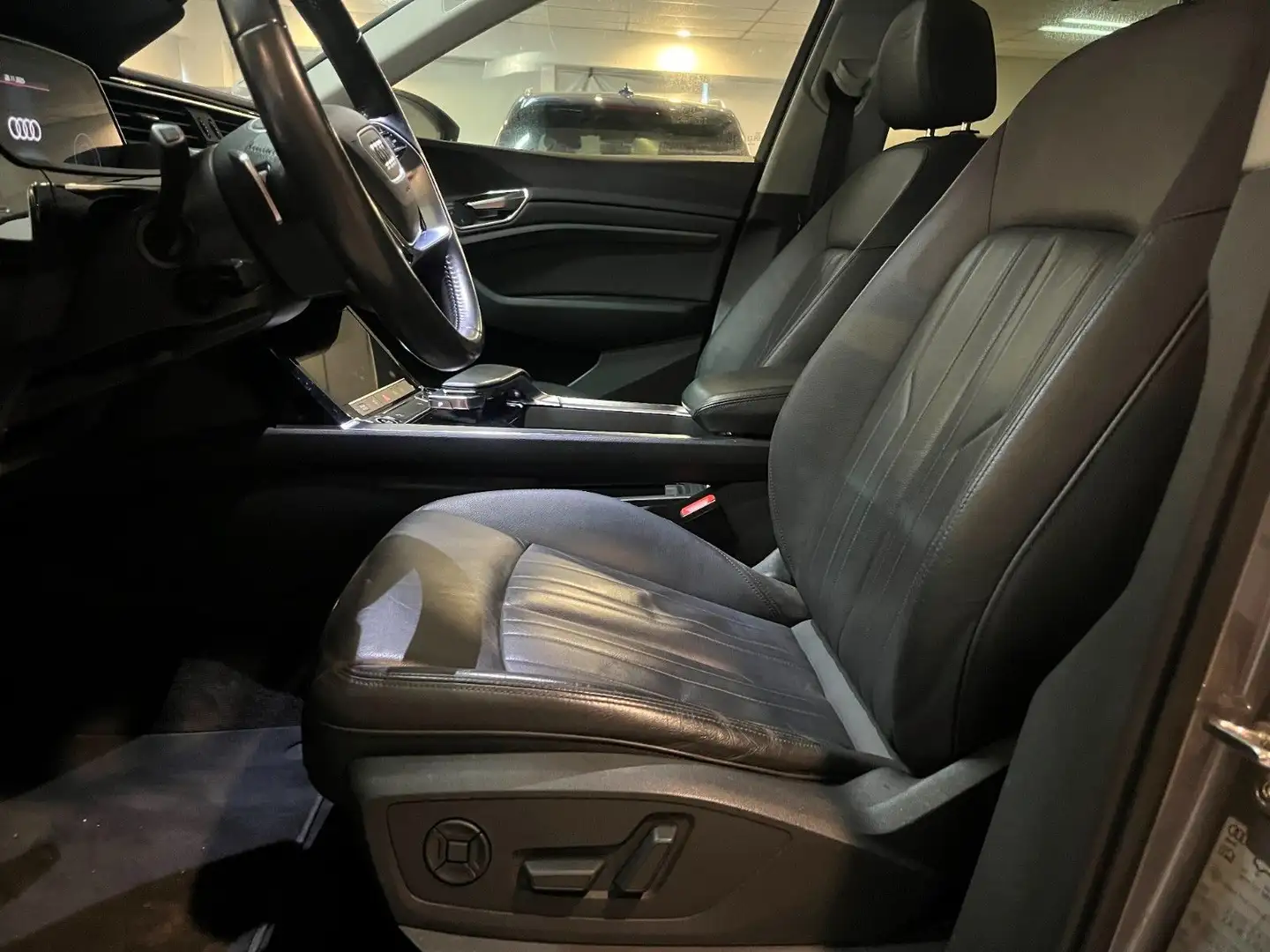 Audi e-tron 55 Voll-Leder+Panodach+Autopilot+Memory++ Grau - 2