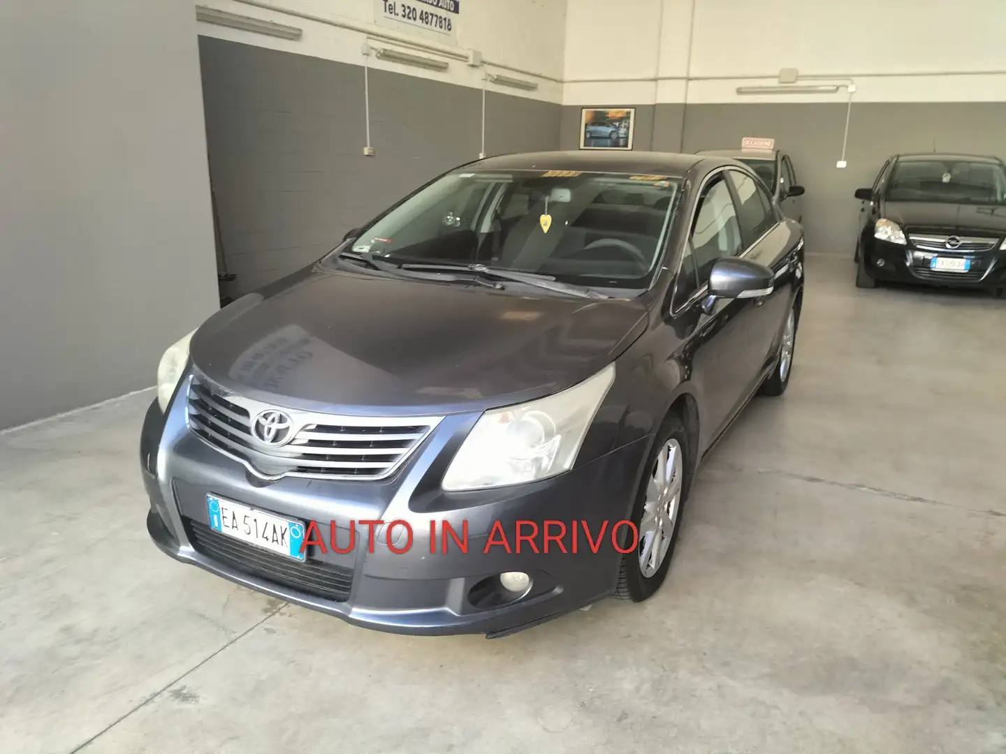 Toyota Avensis 1.6 benzina km 131000 Grigio - 1