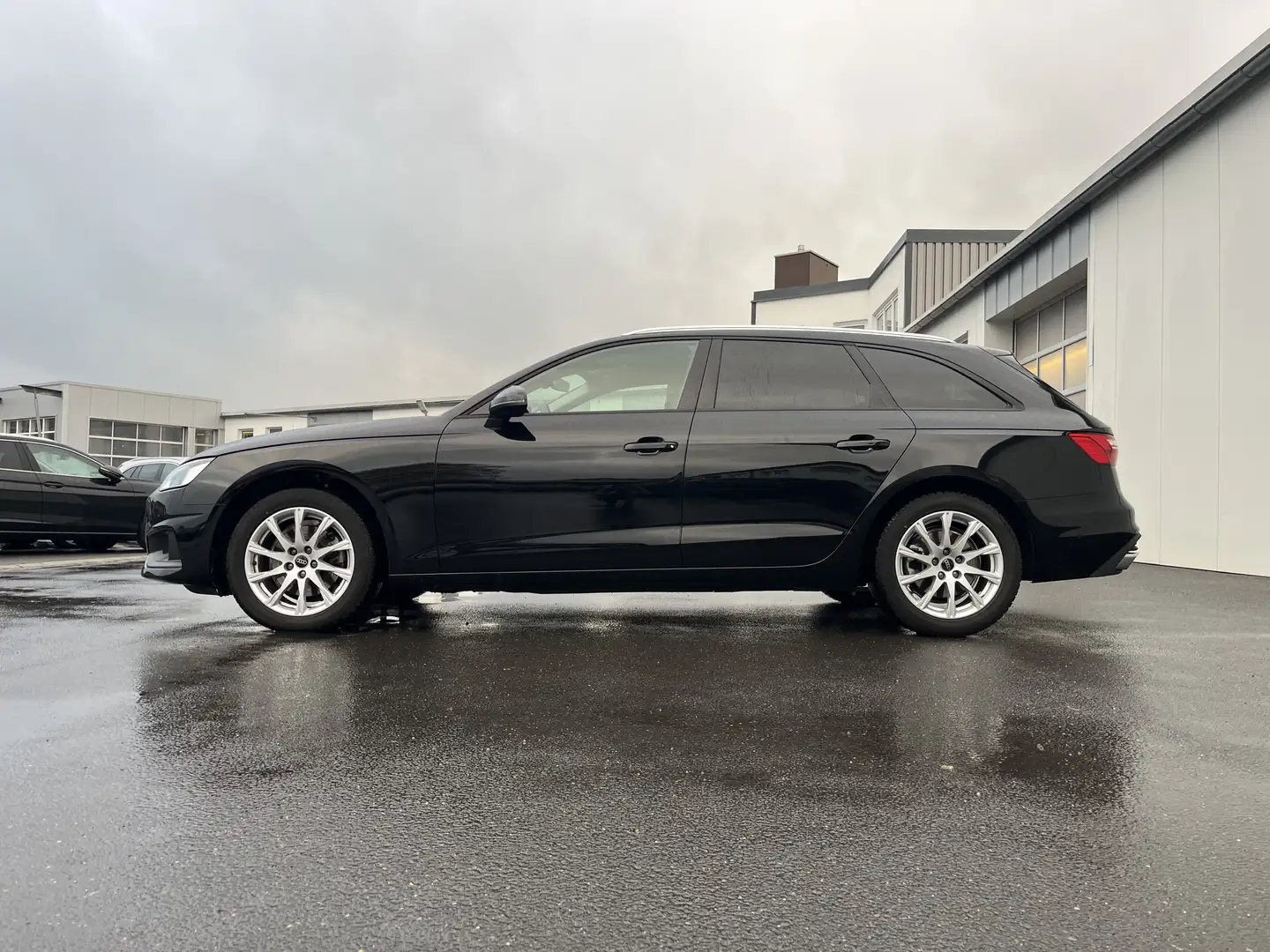Audi A4 Avant 35 2.0 TDI S tronic 188€ m. 20% Anzahlung Schwarz - 2