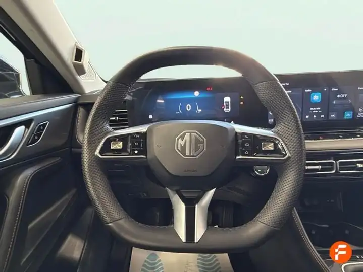 MG HS 2025, foto 18
