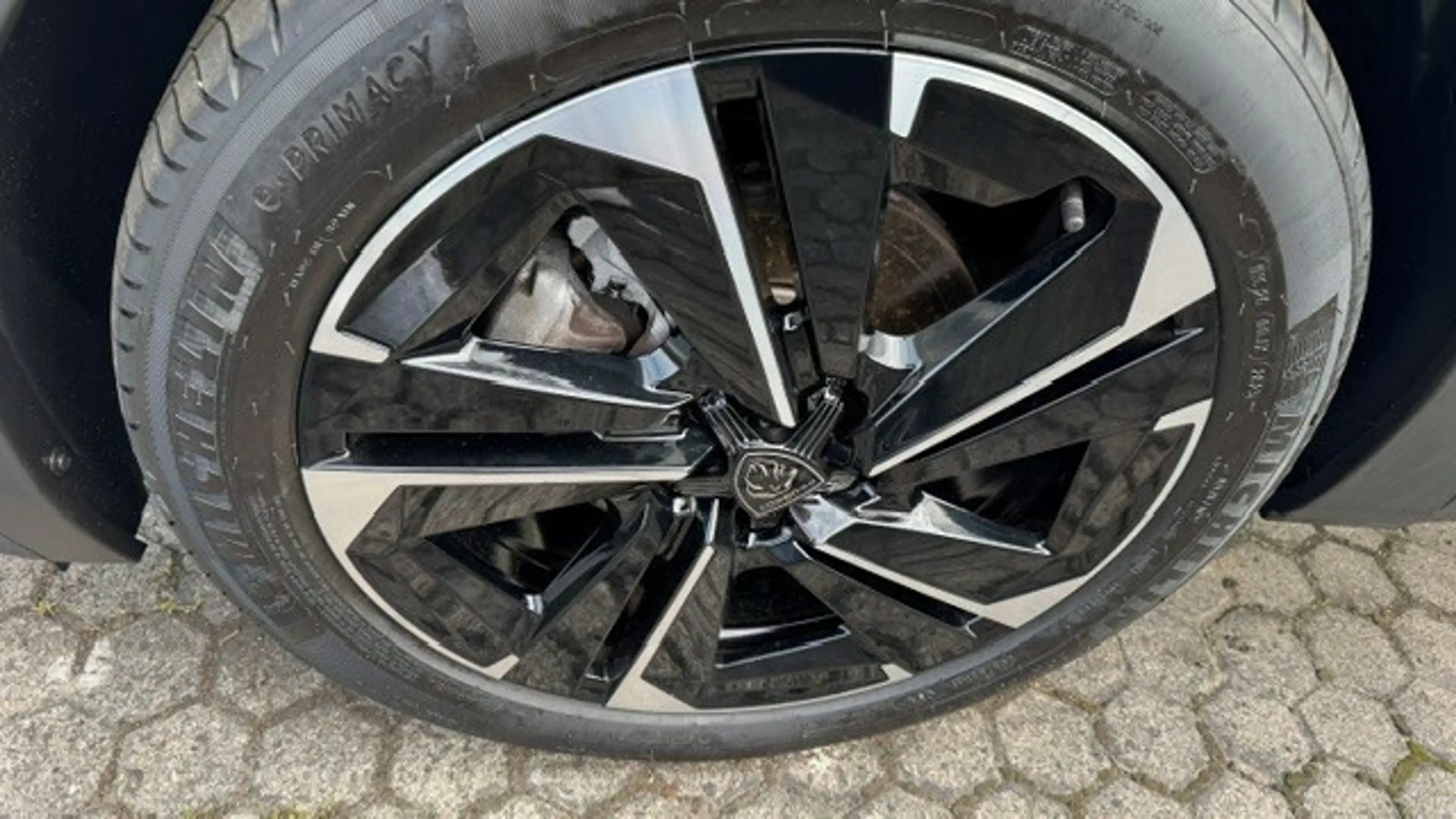 Peugeot 408 PureTech 130 Allure Pack — photo 2