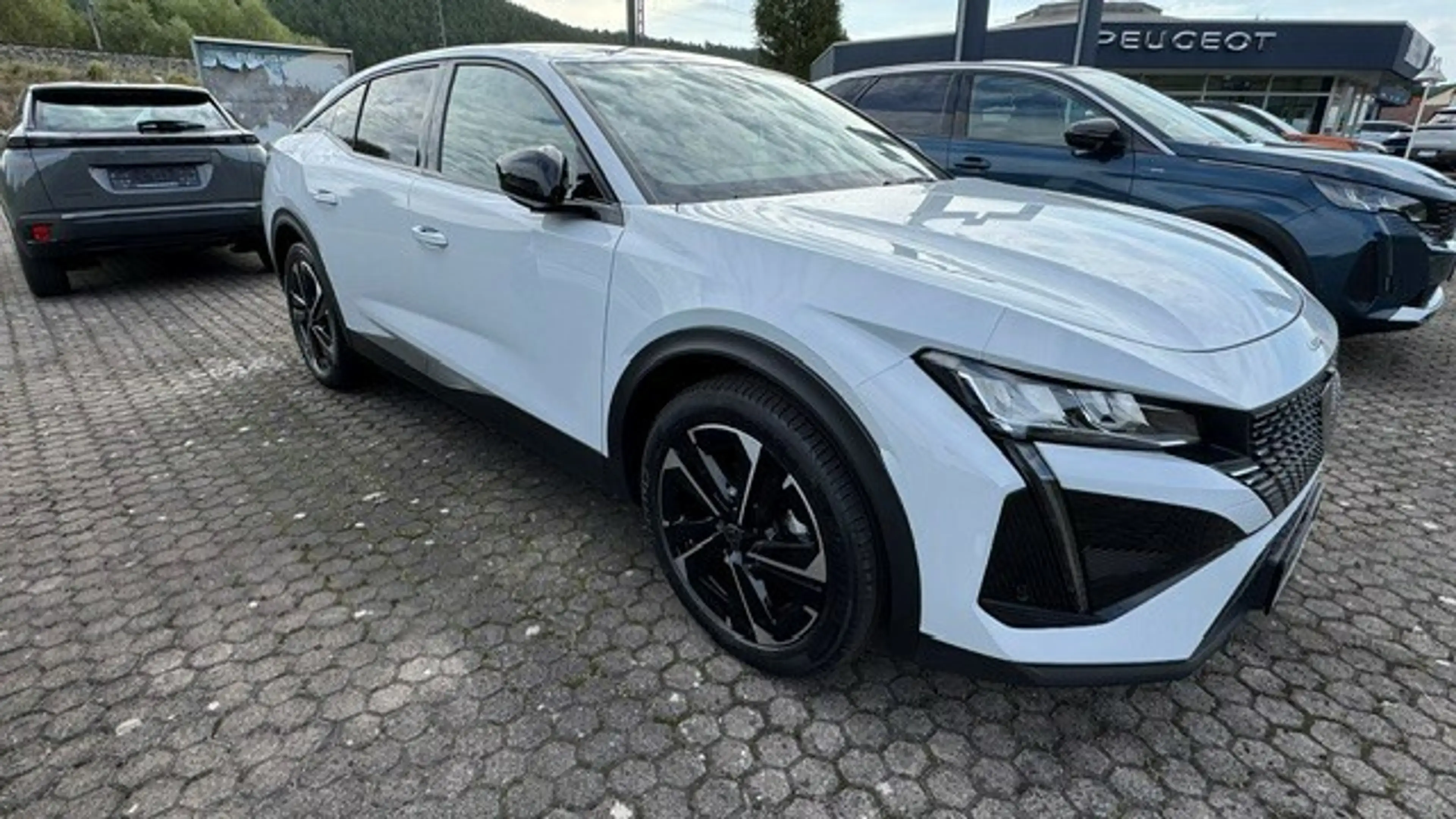 Peugeot 408 PureTech 130 Allure Pack — photo 8