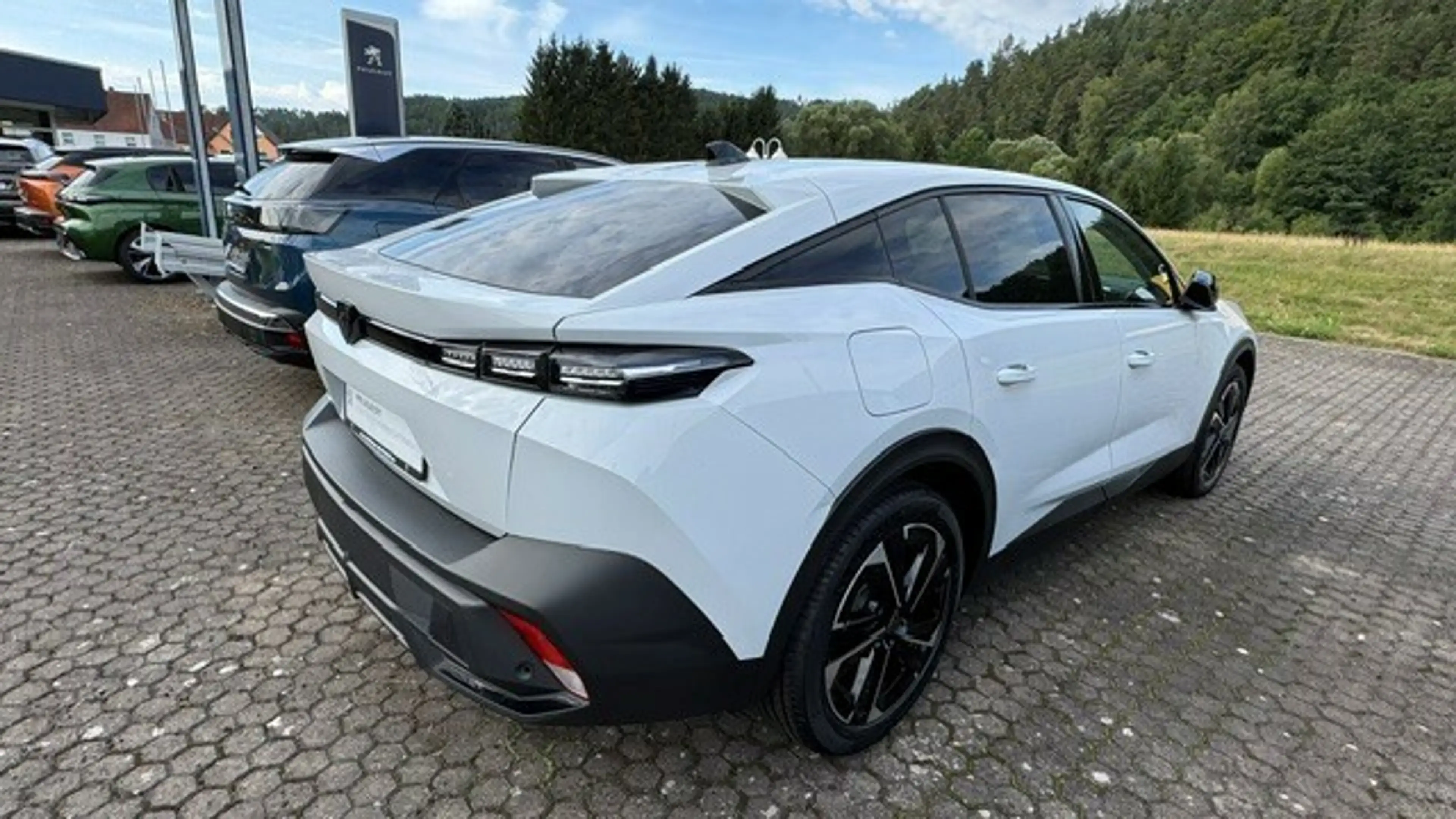 Peugeot 408 PureTech 130 Allure Pack — photo 5