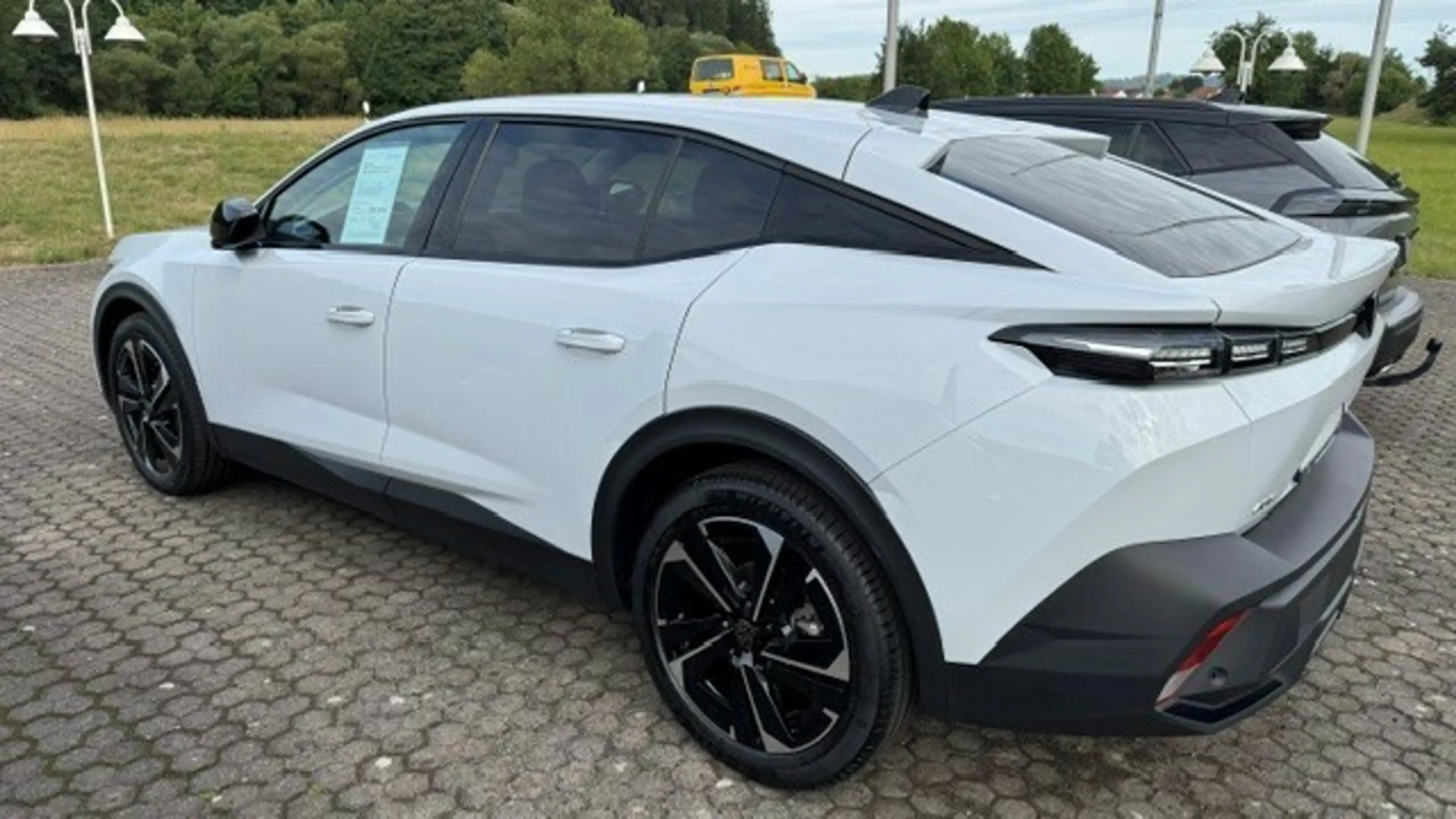 Peugeot 408 PureTech 130 Allure Pack — photo 3