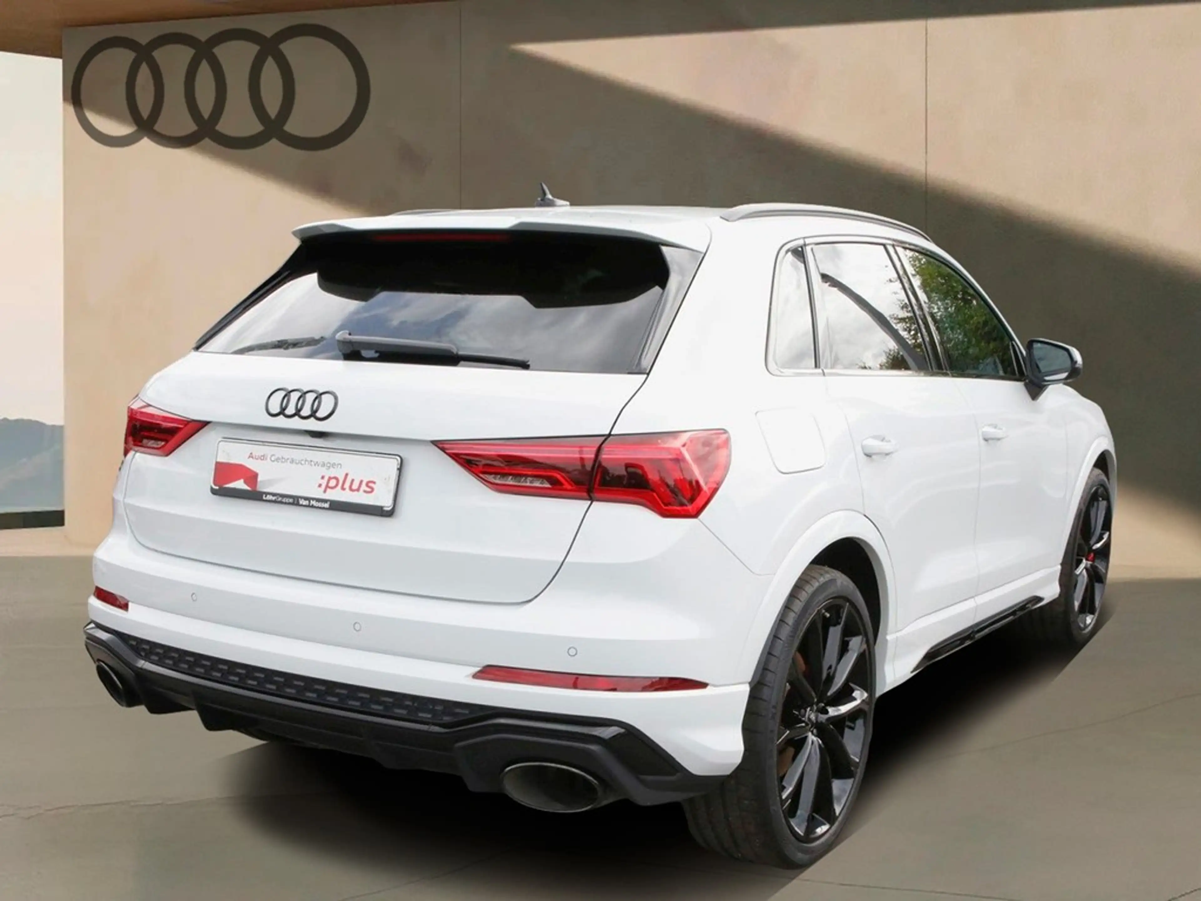 Audi RS Q3 2.5 TFSI Q 21"|LEDER|MATRIX|360°| — photo 5