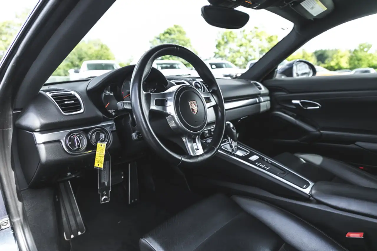 Porsche Cayman снимка Porsche Cayman