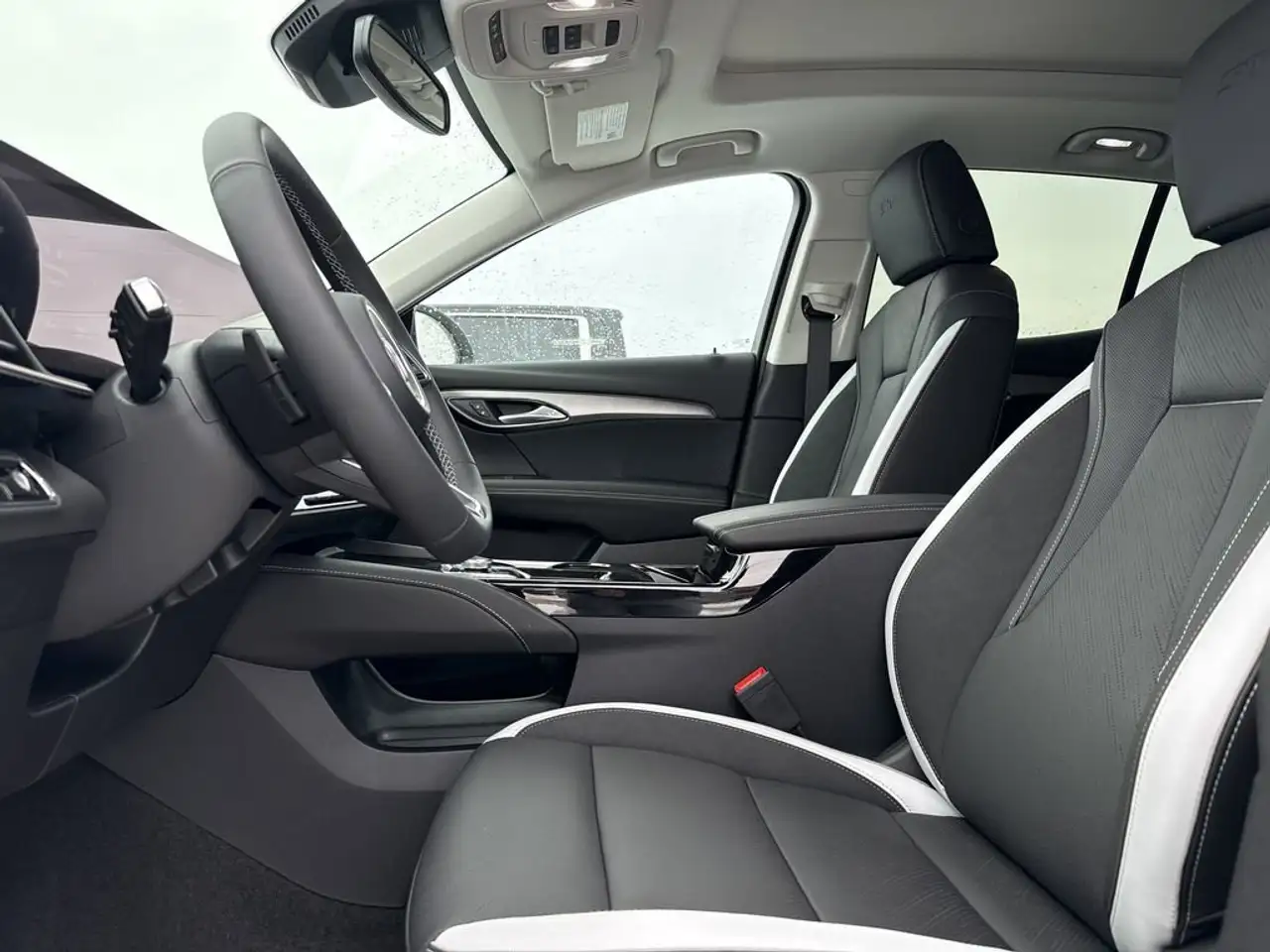 Buick Envision photo Buick Envision