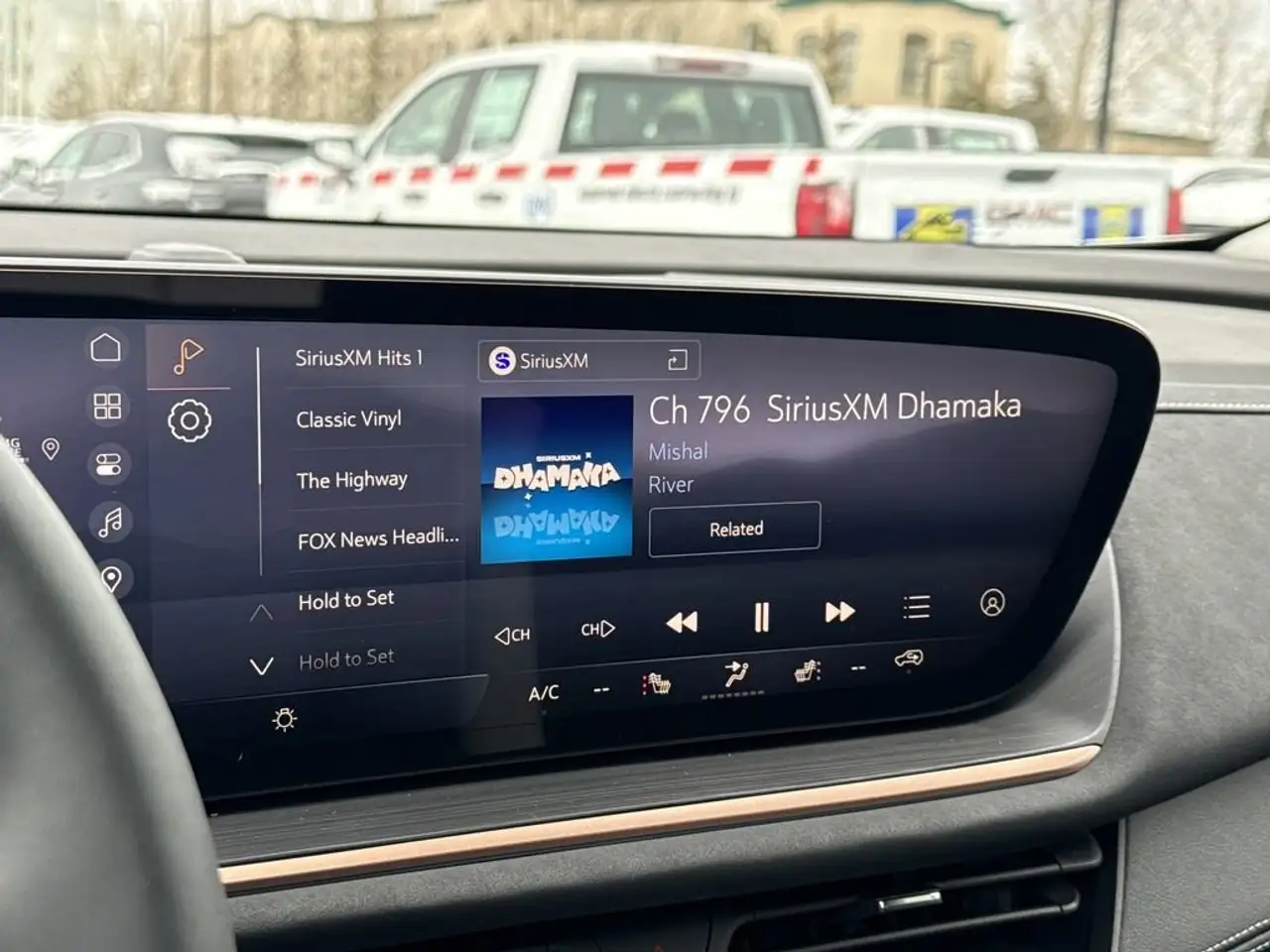 Buick Envision photo Buick Envision