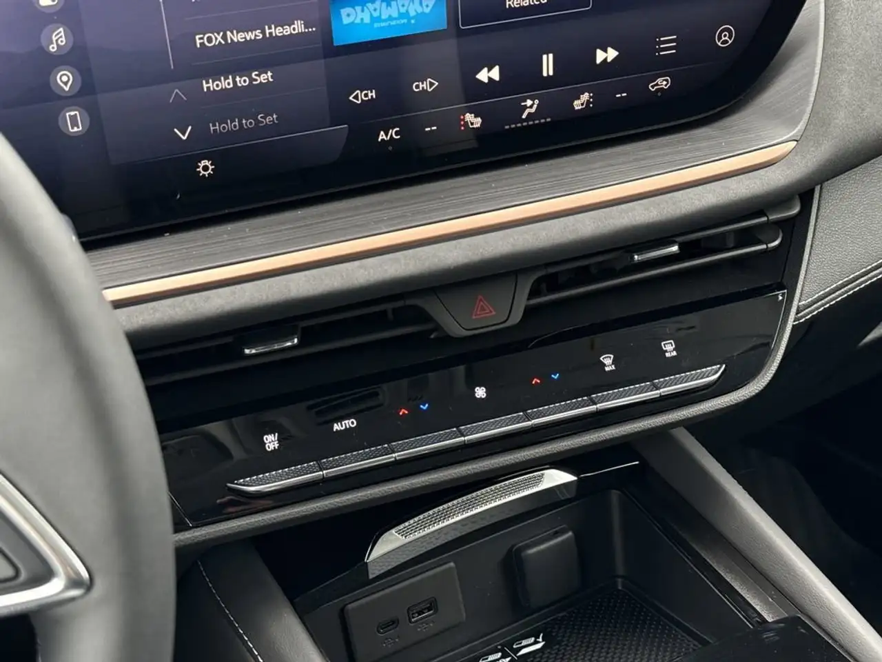 Buick Envision photo Buick Envision