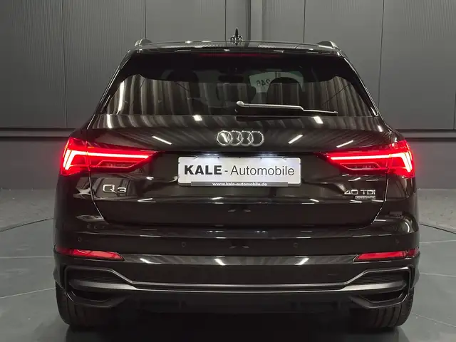 Audi Q3 view 4