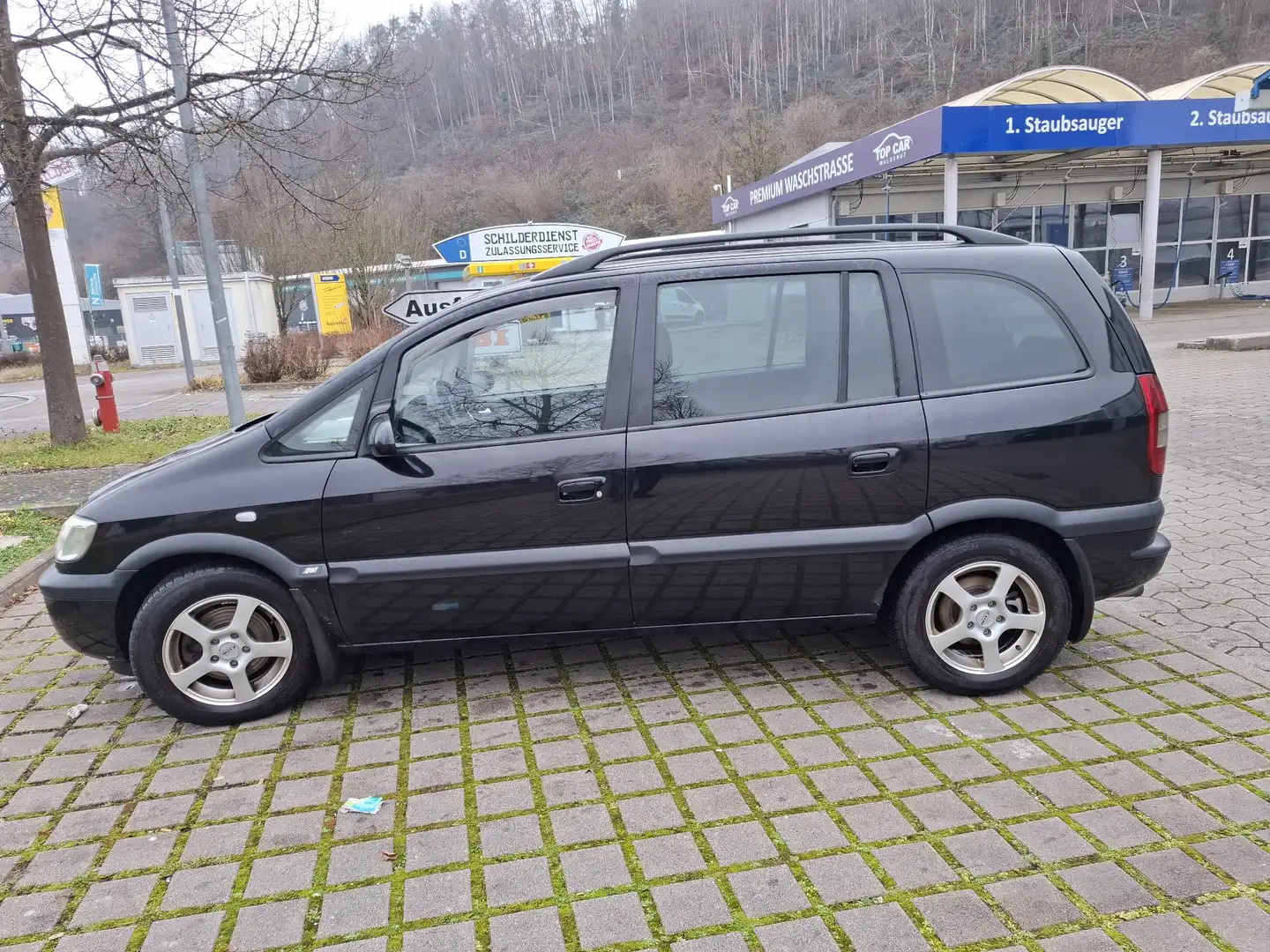 Opel Zafira .Diesel 2.2 Ltr. AHK. auf Wunsch TÜV  neu Schwarz - 2