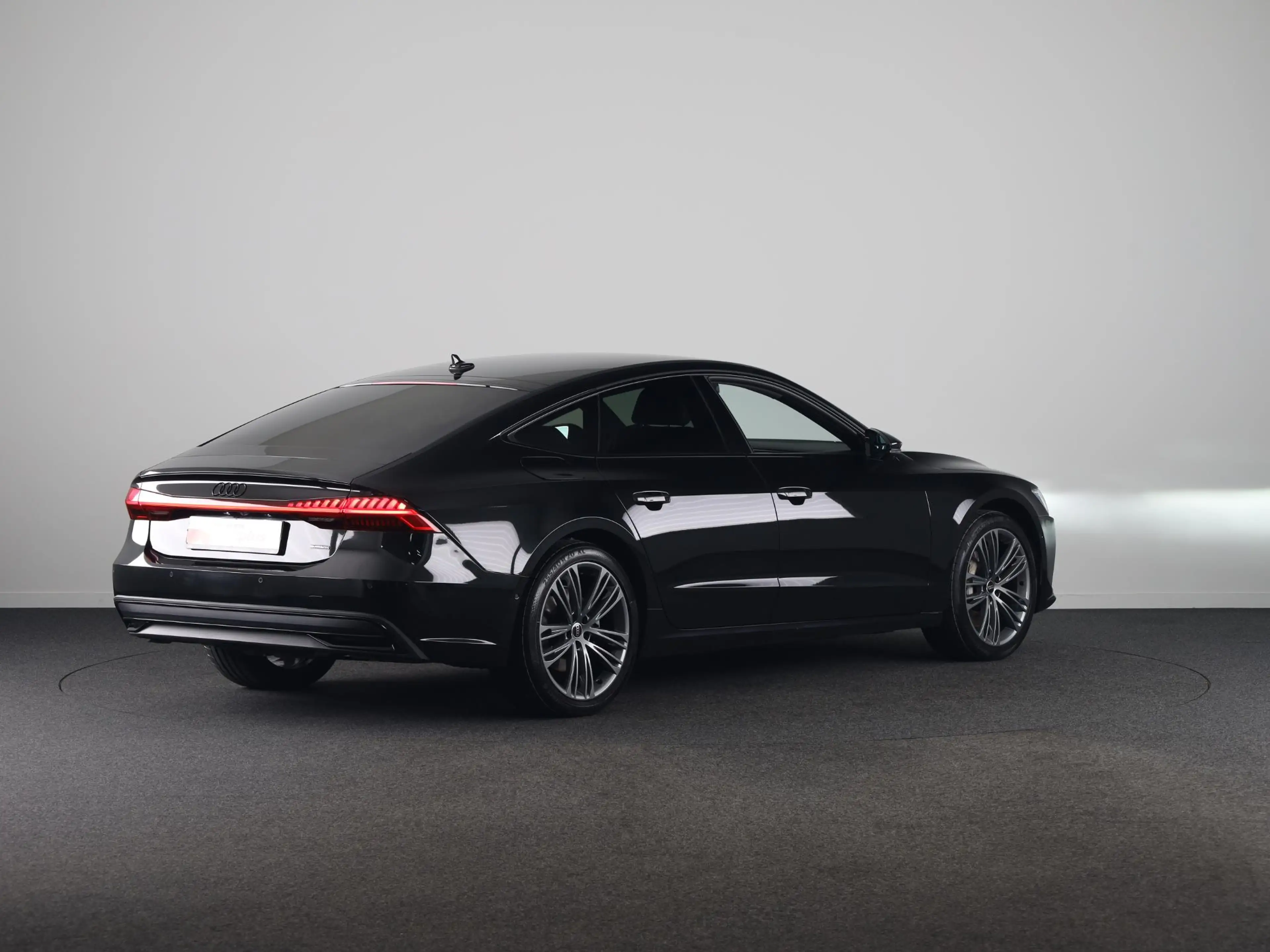 Audi A7 Sportback 50 TFSI e quattro Pro Line 299PK | Head — photo 4