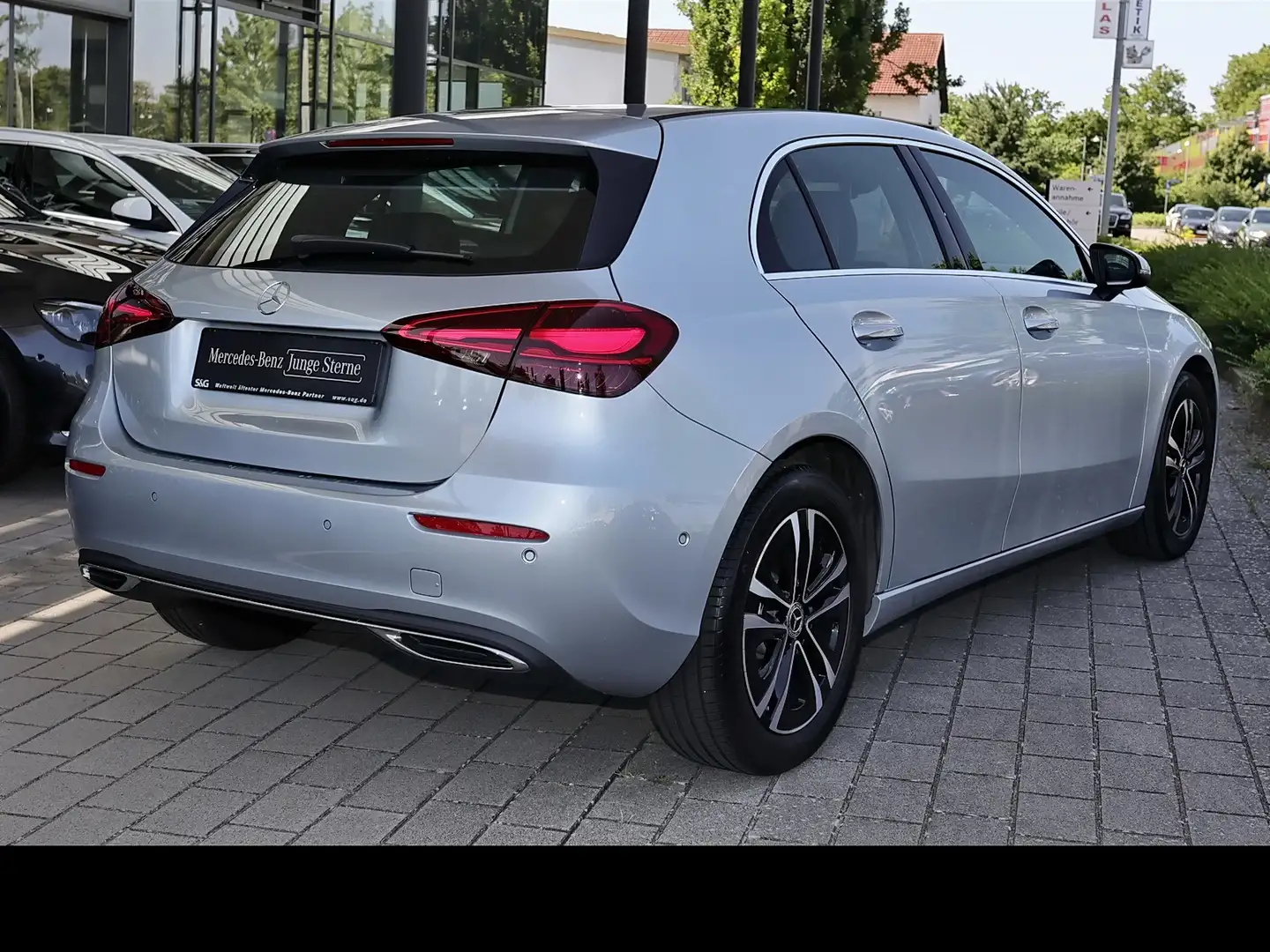 Mercedes-Benz A 200 Kompaktlimousine progressive RüKam+LED+17 Silber - 2