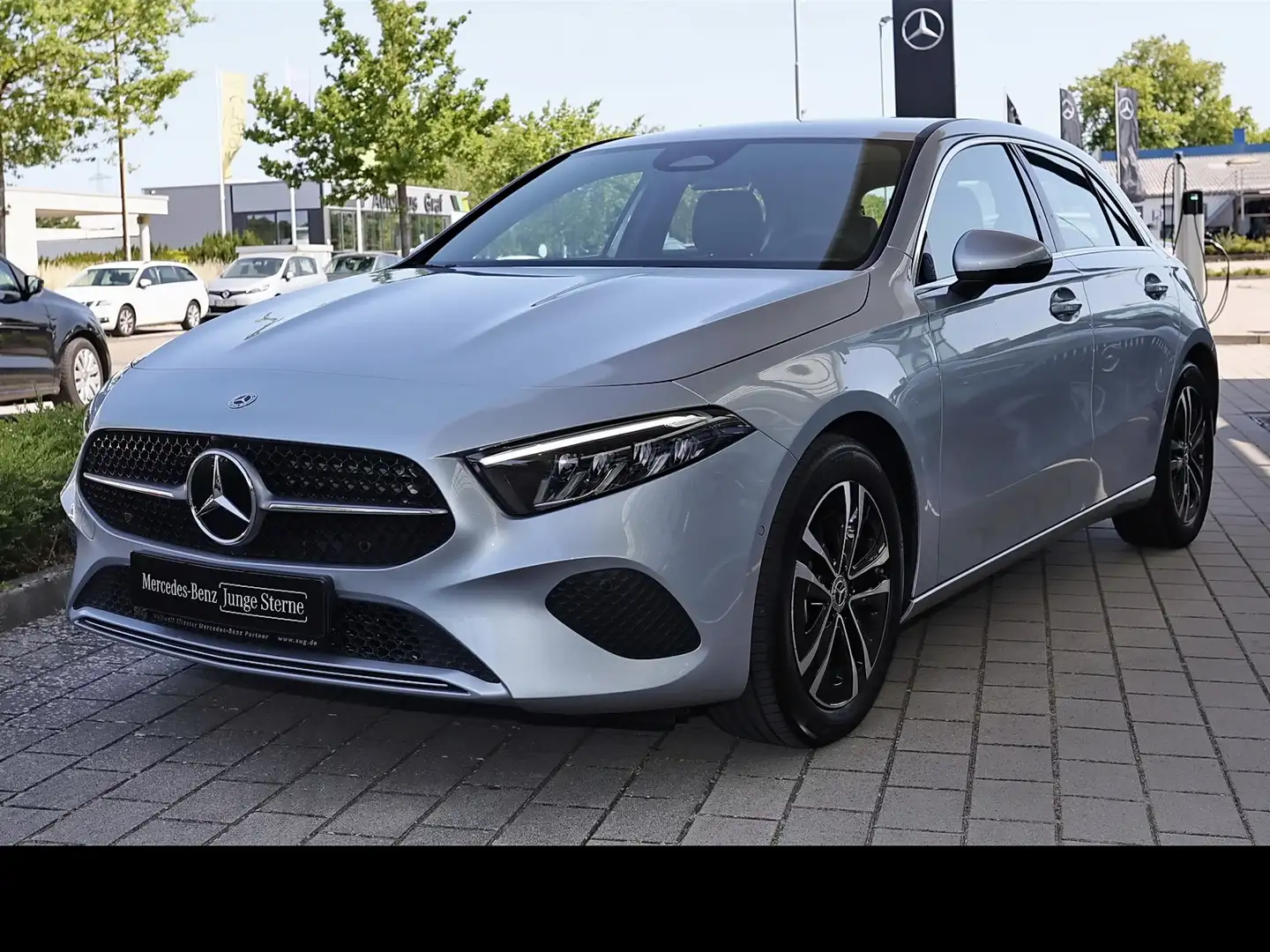 Mercedes-Benz A 200 Kompaktlimousine progressive RüKam+LED+17 Silber - 1