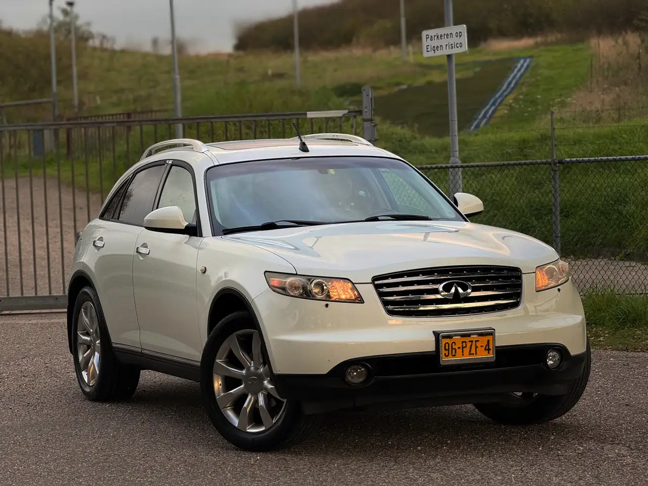 Infiniti FX