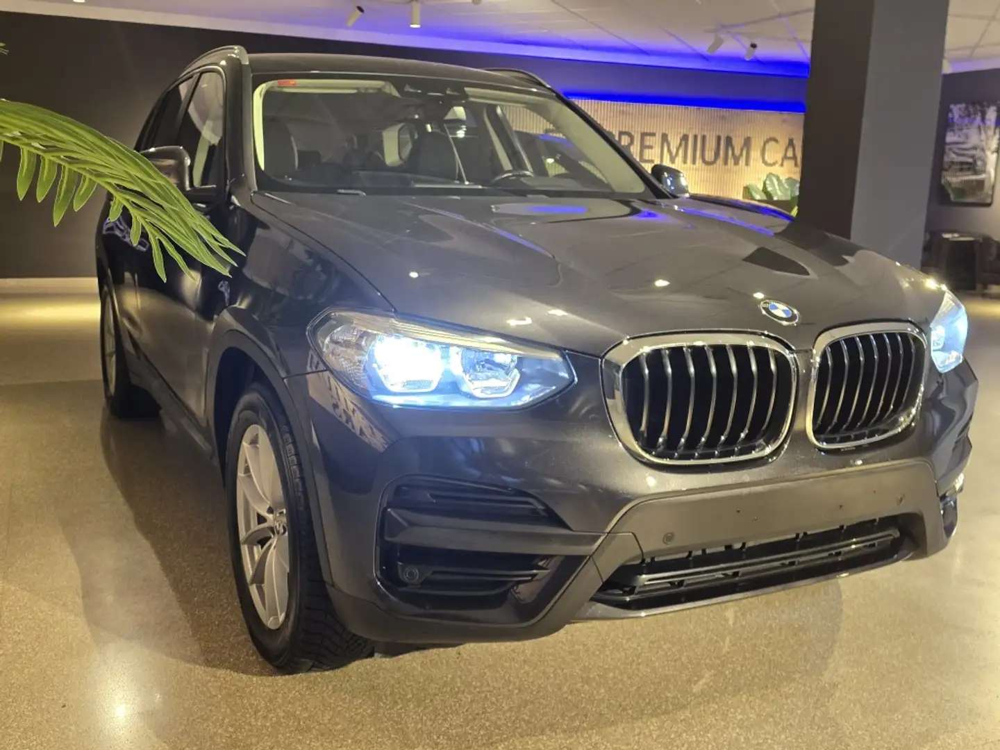 BMW X3 xDrive 20dA Gris - 2