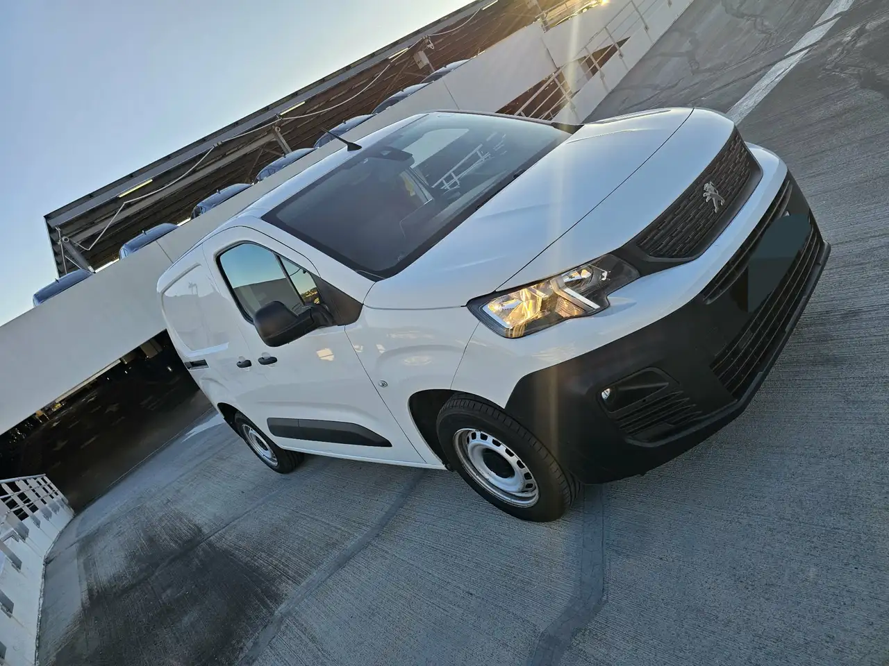 Peugeot Partner PARTNER FOURGON STANDARD 1000 KG BLUEHDI