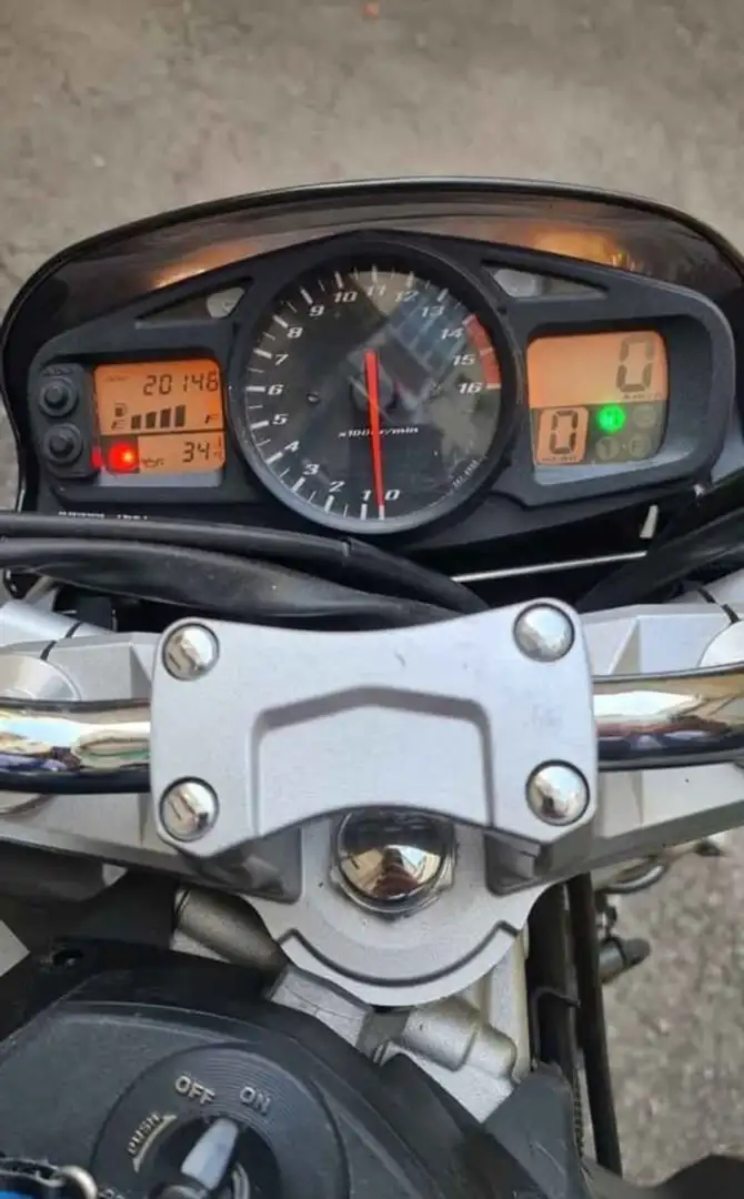 Suzuki GSR 600 Noir - 2