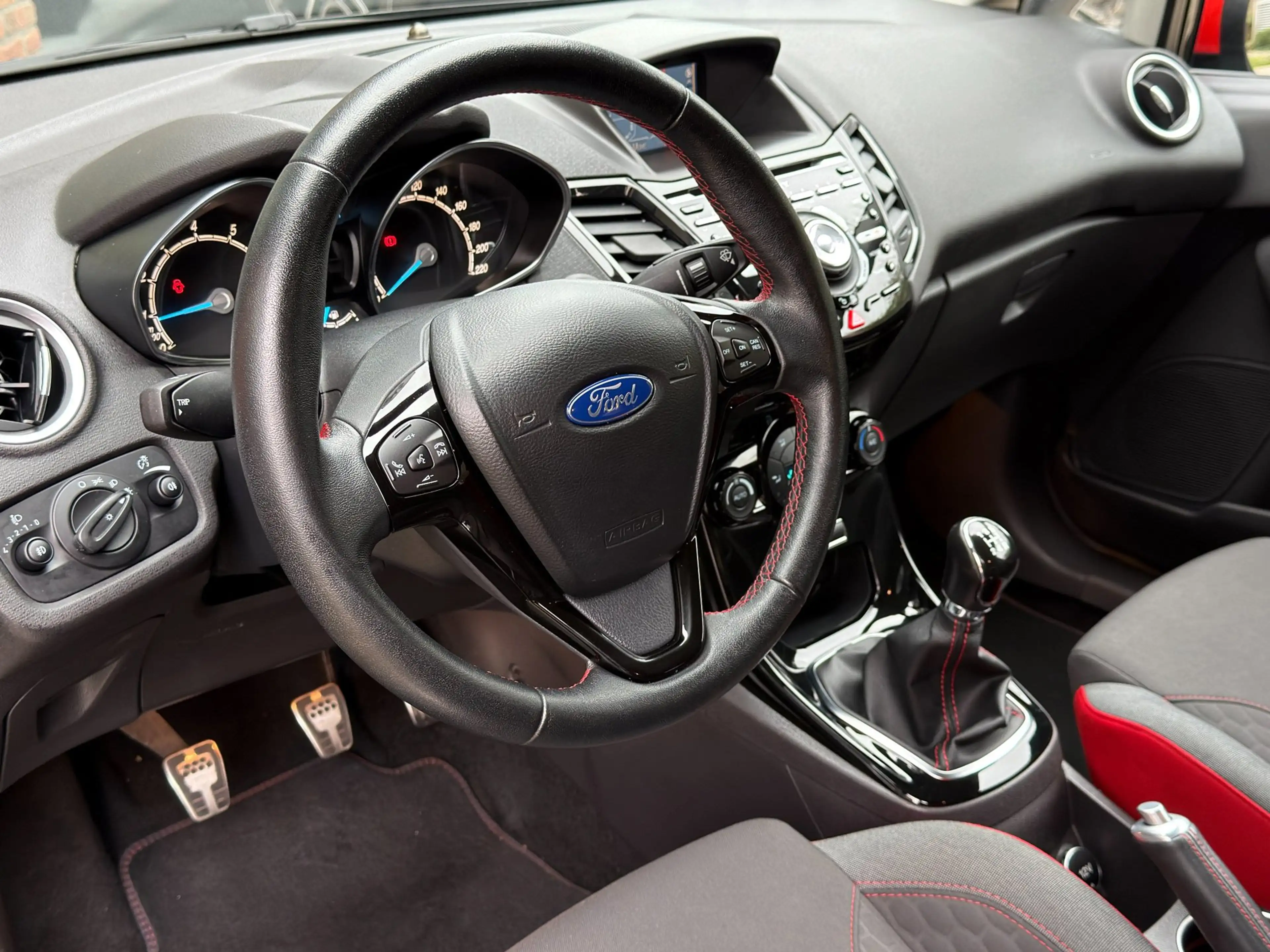 Ford Fiesta 1.0 EcoBoost Red/Black Edition | 140PK | Cruise | — photo 6