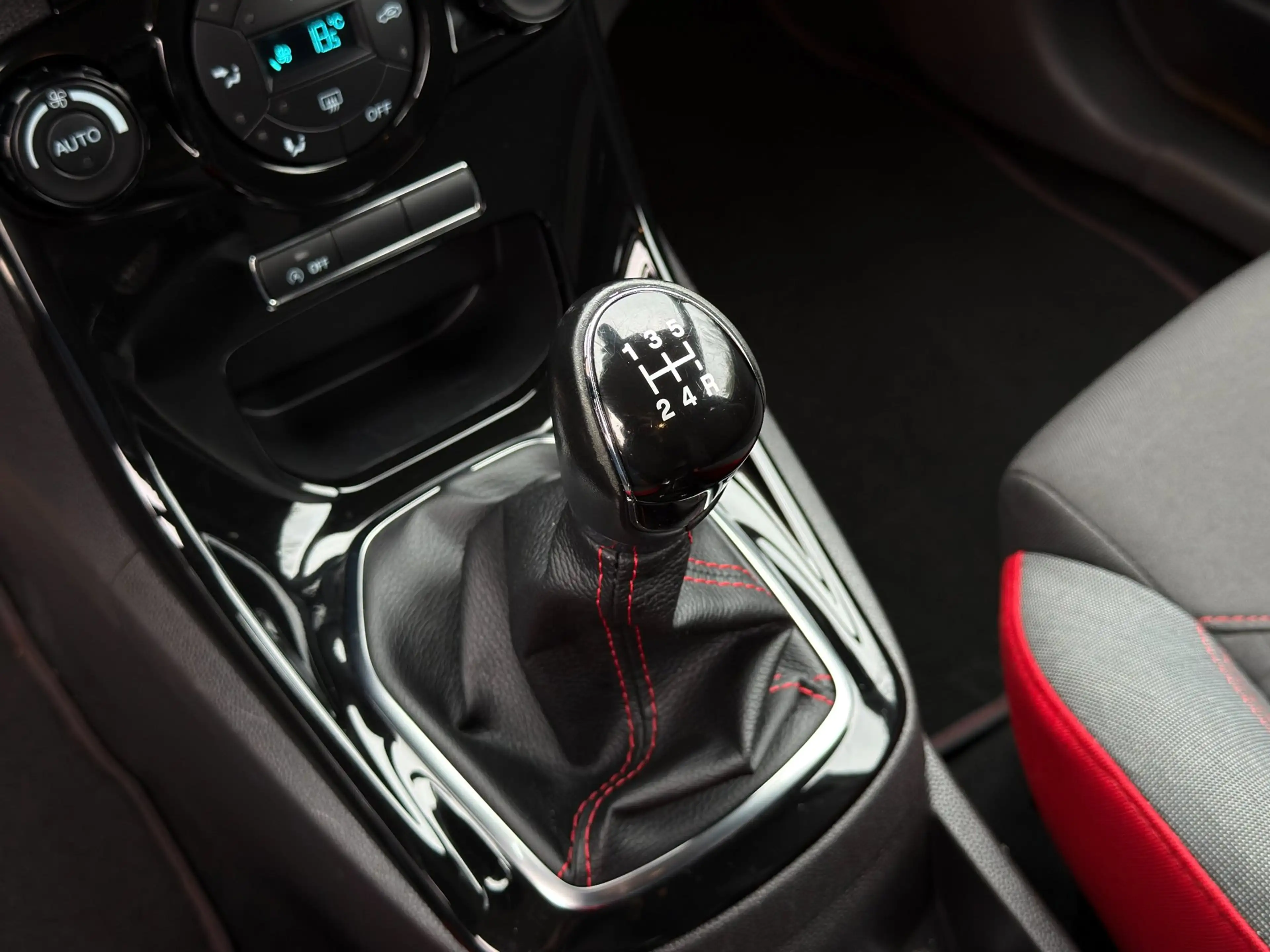 Ford Fiesta 1.0 EcoBoost Red/Black Edition | 140PK | Cruise | — photo 7