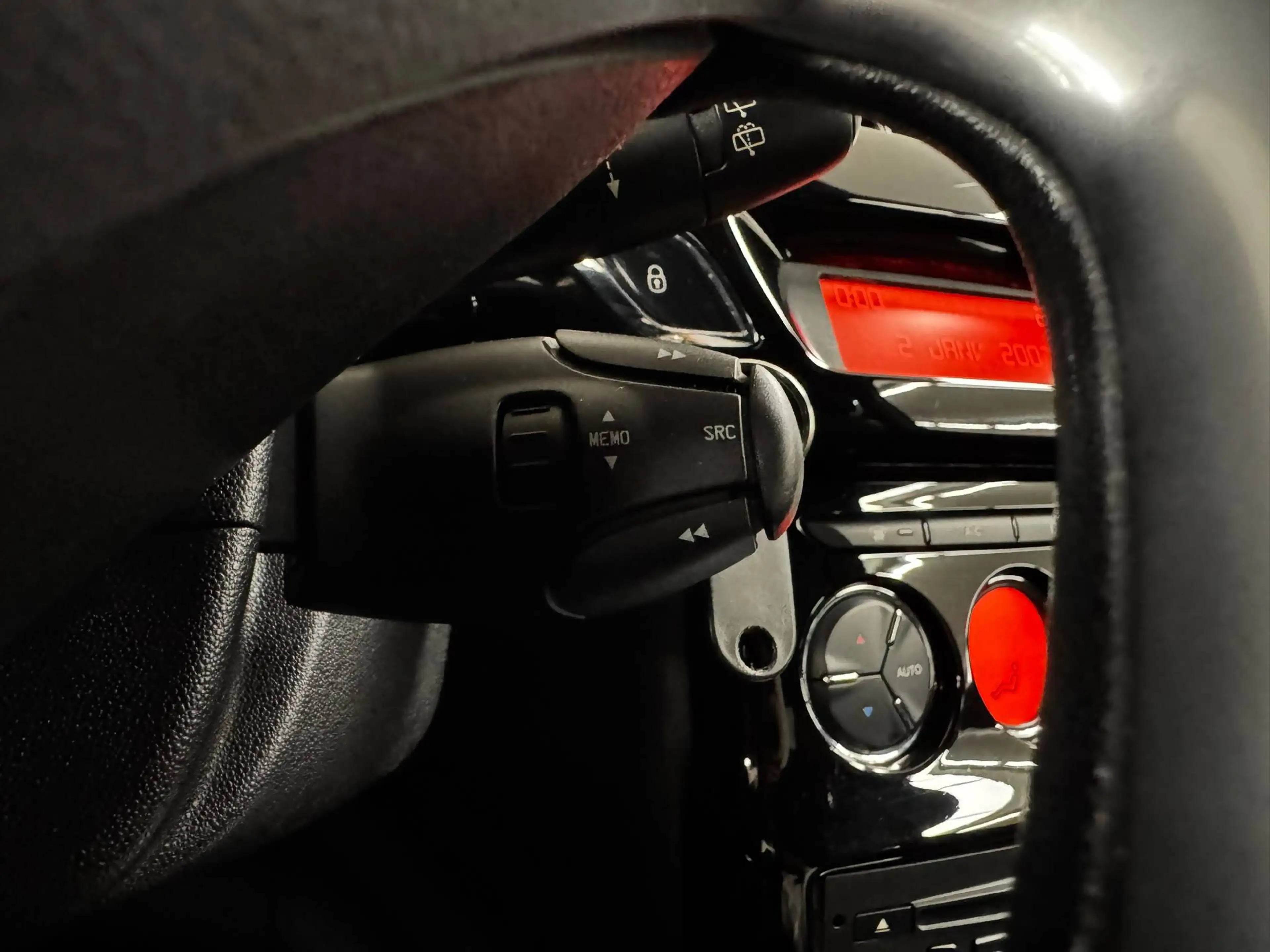 DS Automobiles DS 3 1.6 HDI 92 CV BUSINESS 1ere MAIN CLIM REG JA — photo 12