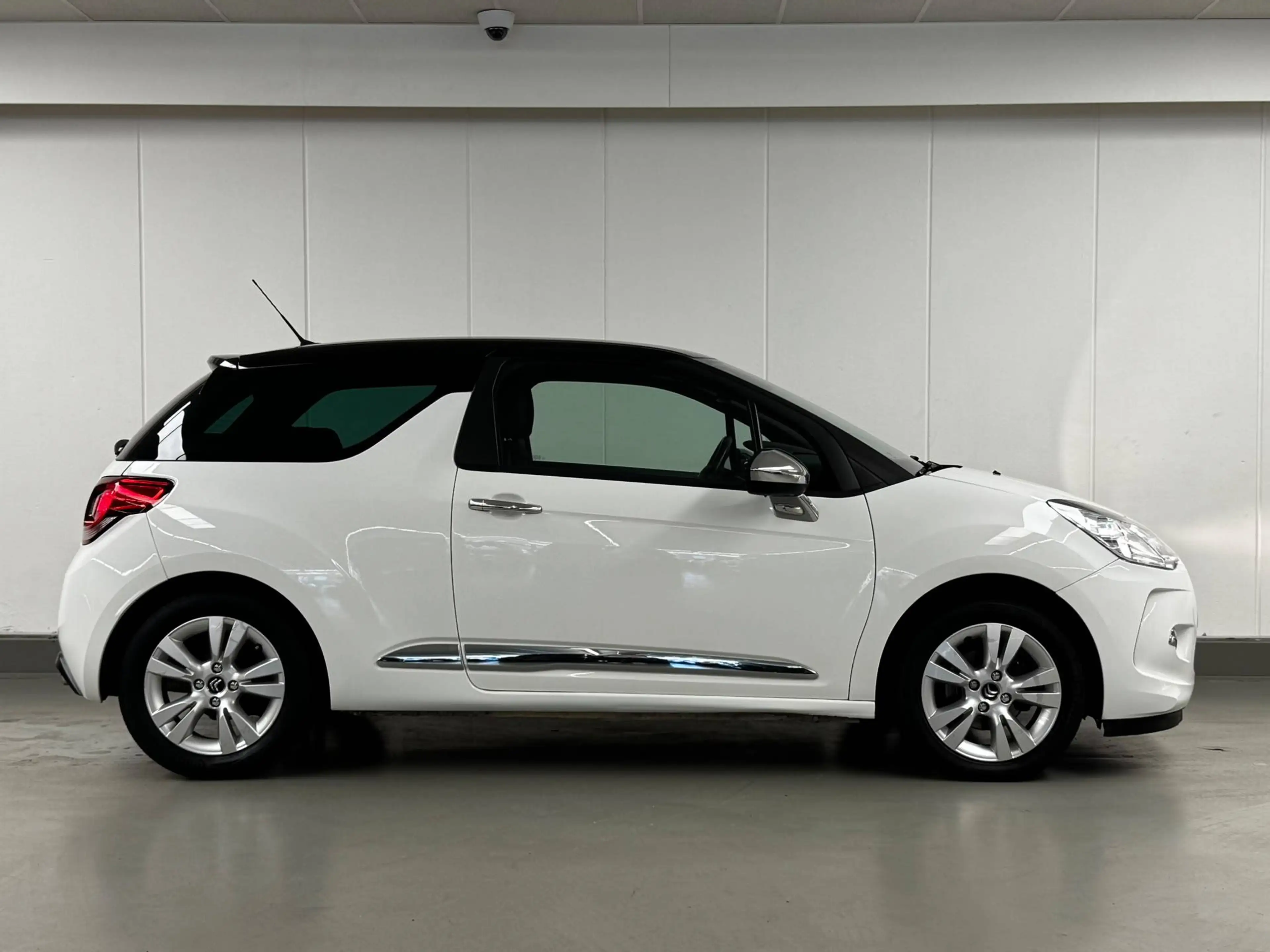 DS Automobiles DS 3 1.6 HDI 92 CV BUSINESS 1ere MAIN CLIM REG JA — photo 4