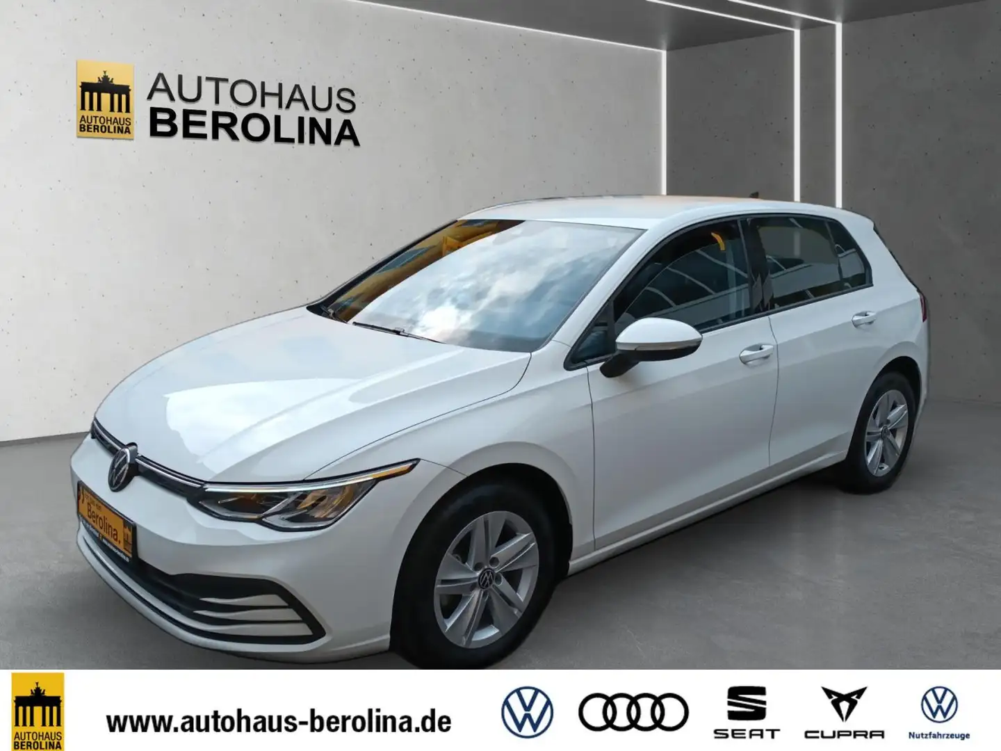 Volkswagen Golf VIII 1.5 TSI Life *NAVI*ACC*SHZ* Wit - 2