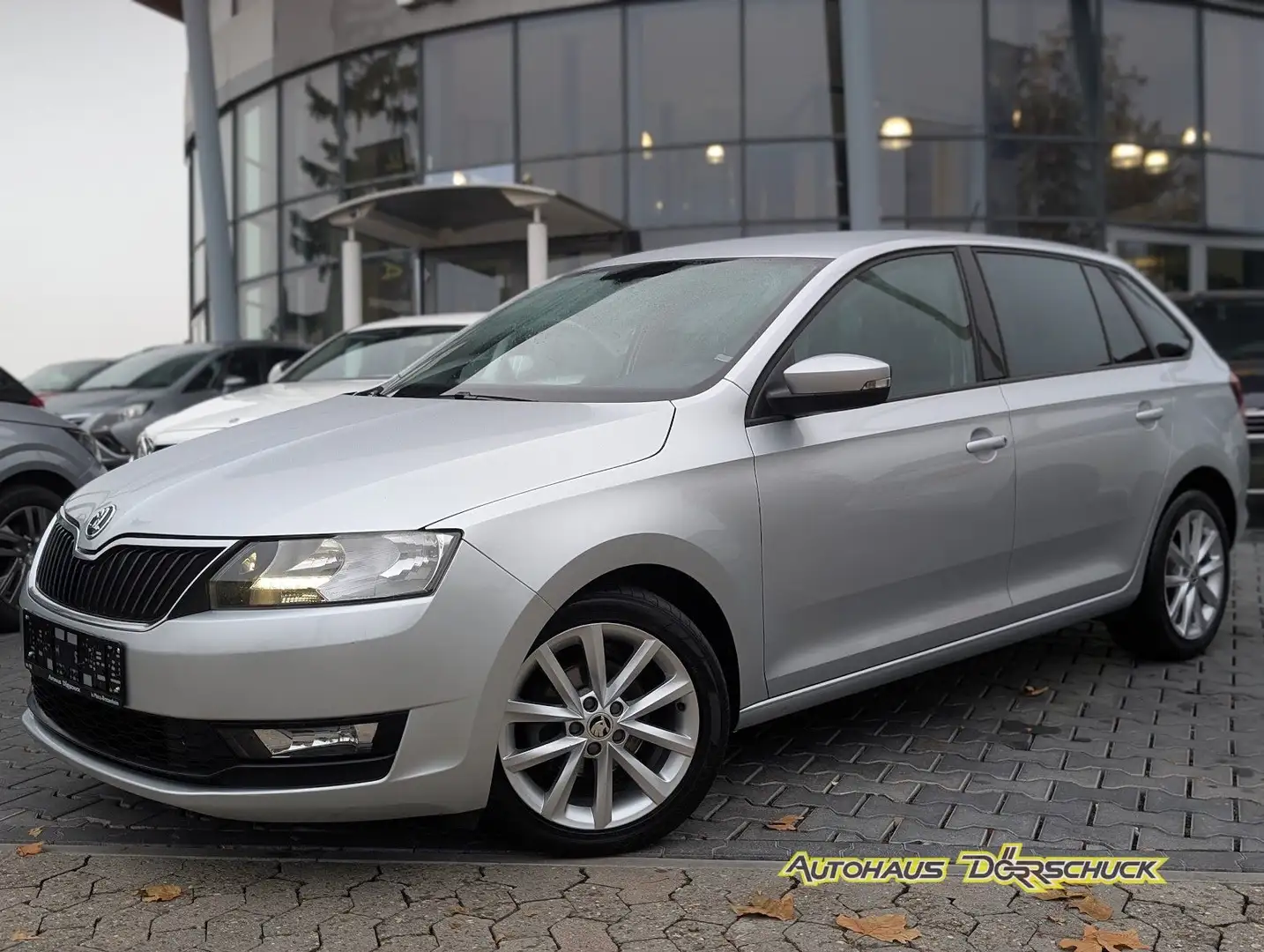 Skoda Rapid/Spaceback Spaceback Ambition*DSG*Tempomat*PDC*LED Silber - 2