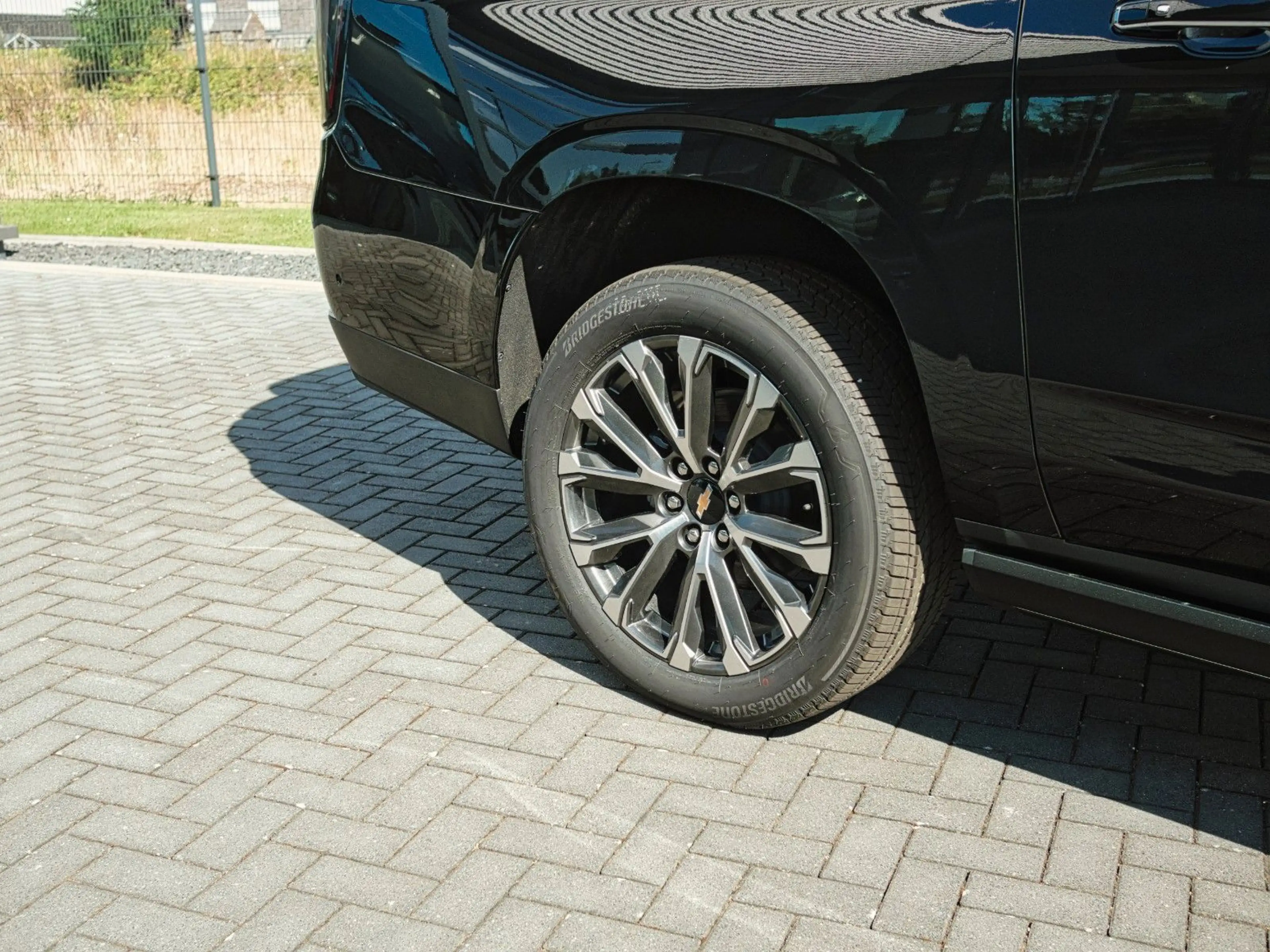 Chevrolet Suburban 6,2 L V8 — photo 14