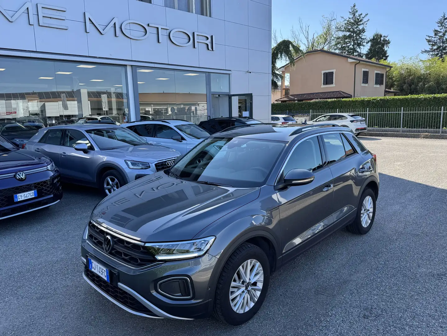 Volkswagen T-Roc 1.0 tsi Life 110cv / NO VINCOLI Grau - 1