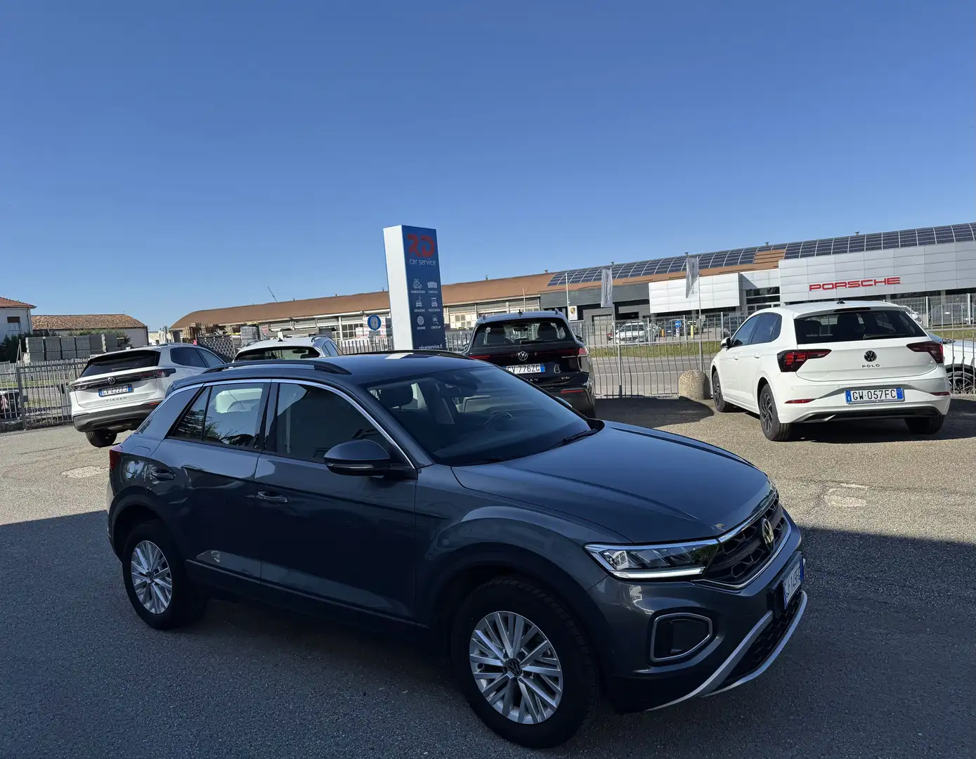 Volkswagen T-Roc 1.0 tsi Life 110cv / NO VINCOLI Grau - 2