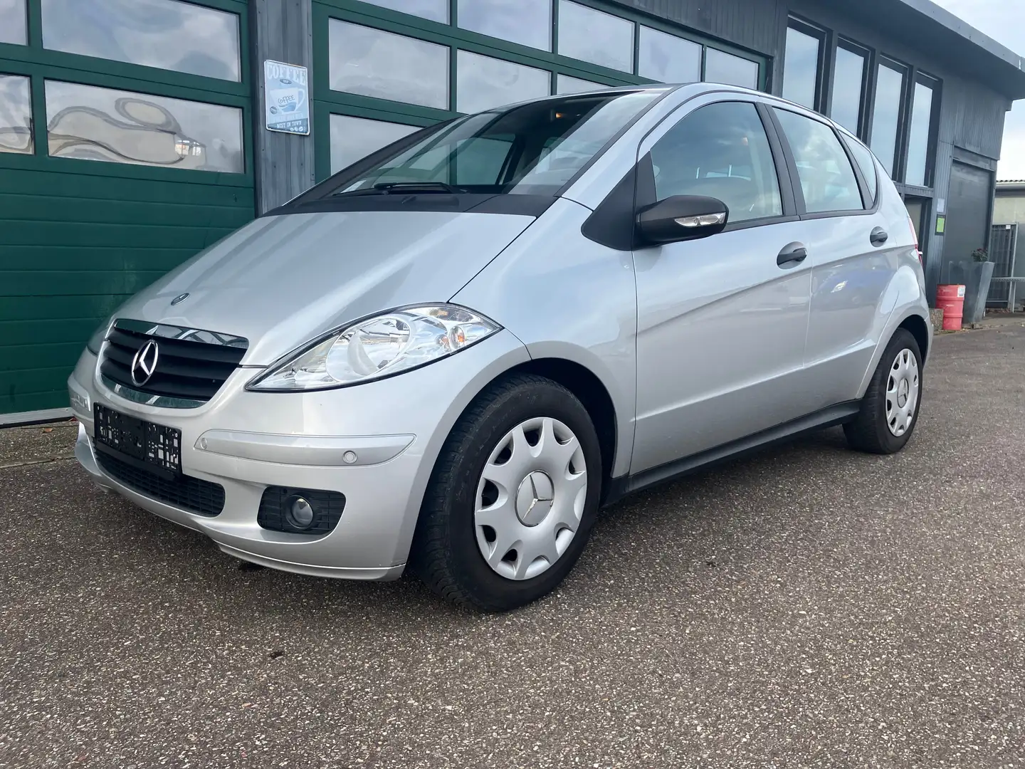 Mercedes-Benz A 180 CDI Automatik Einparkhilfe Scheckheft gepflegt Silber - 2