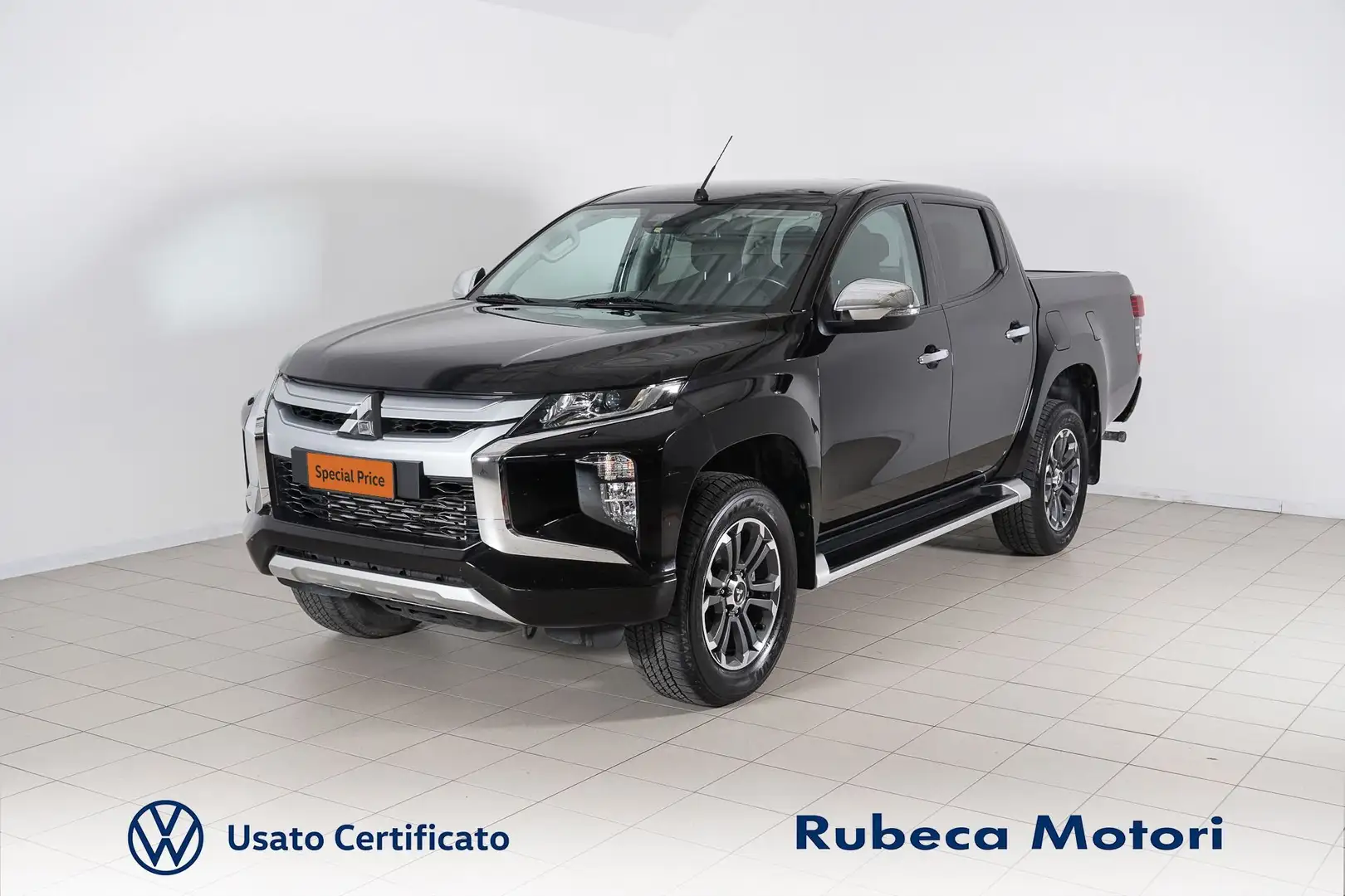 Mitsubishi L200 L200 d.cab 2.3d Hurricane 4wd 150CV Schwarz - 1