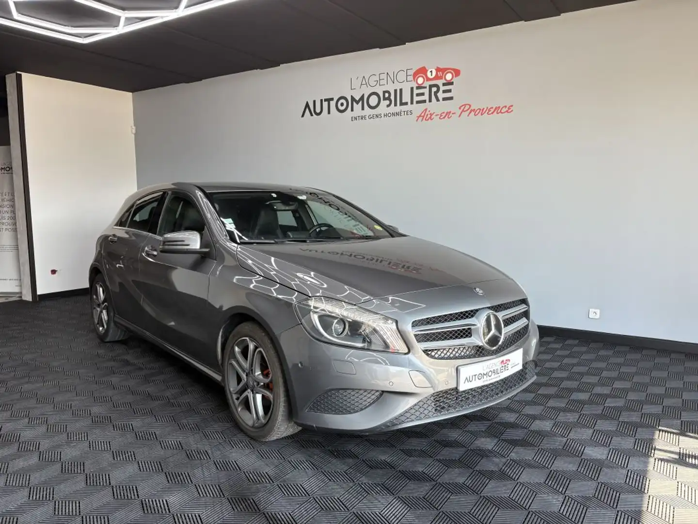 Mercedes-Benz A 180 180 CDi 1.5 CDI 109 cv Gris - 1