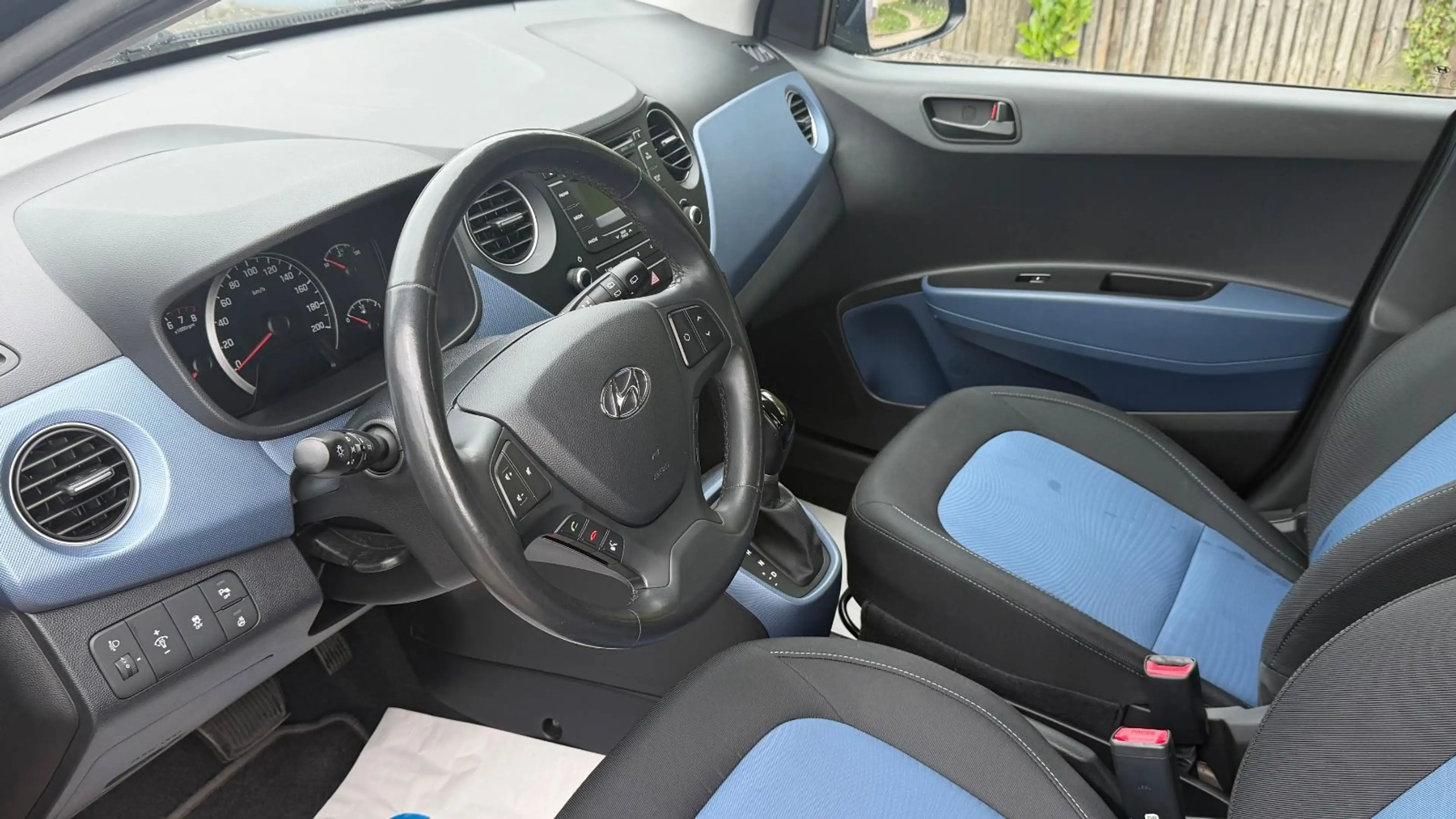 Hyundai i10 Trend — photo 14