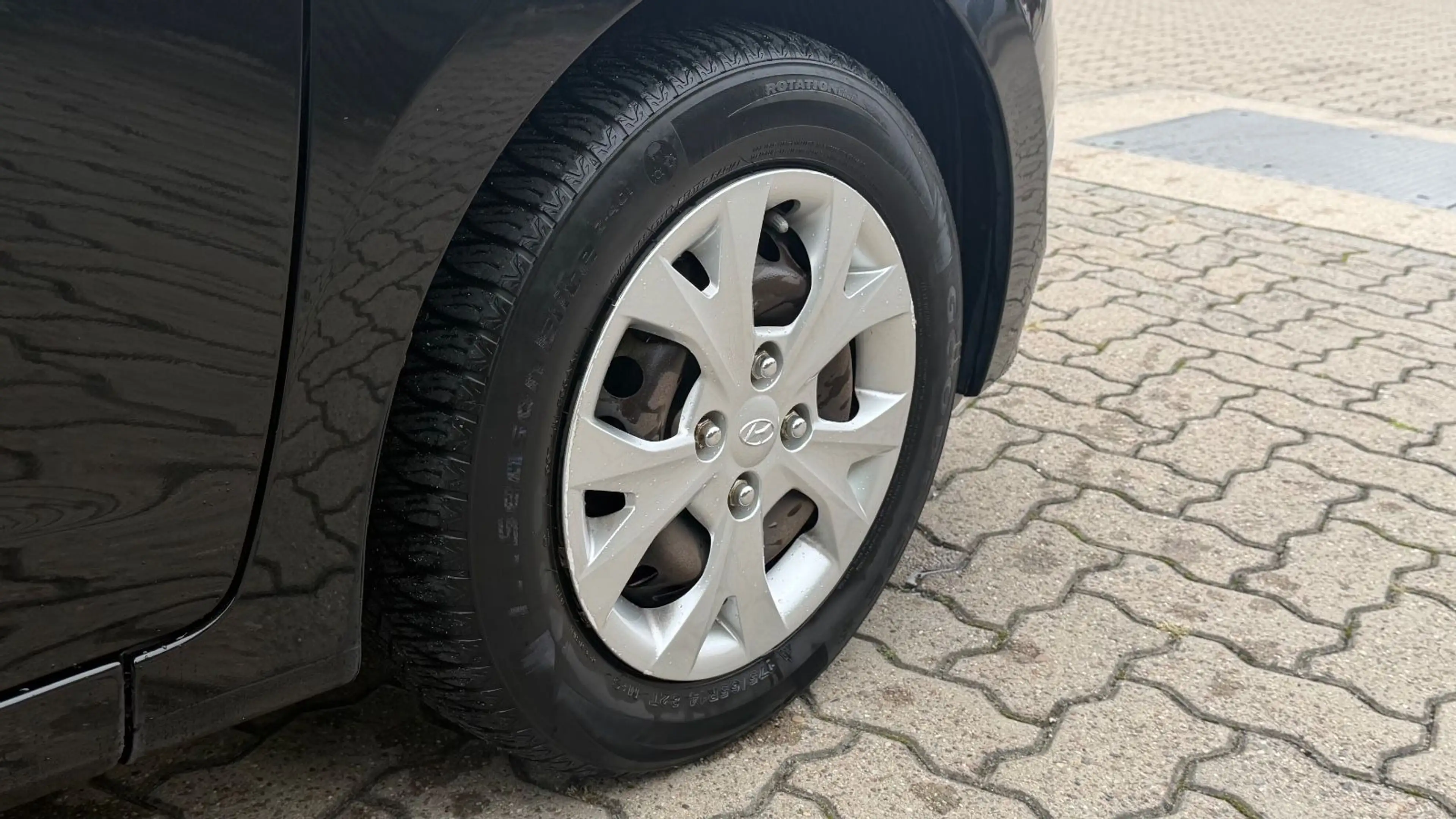 Hyundai i10 Trend — photo 11