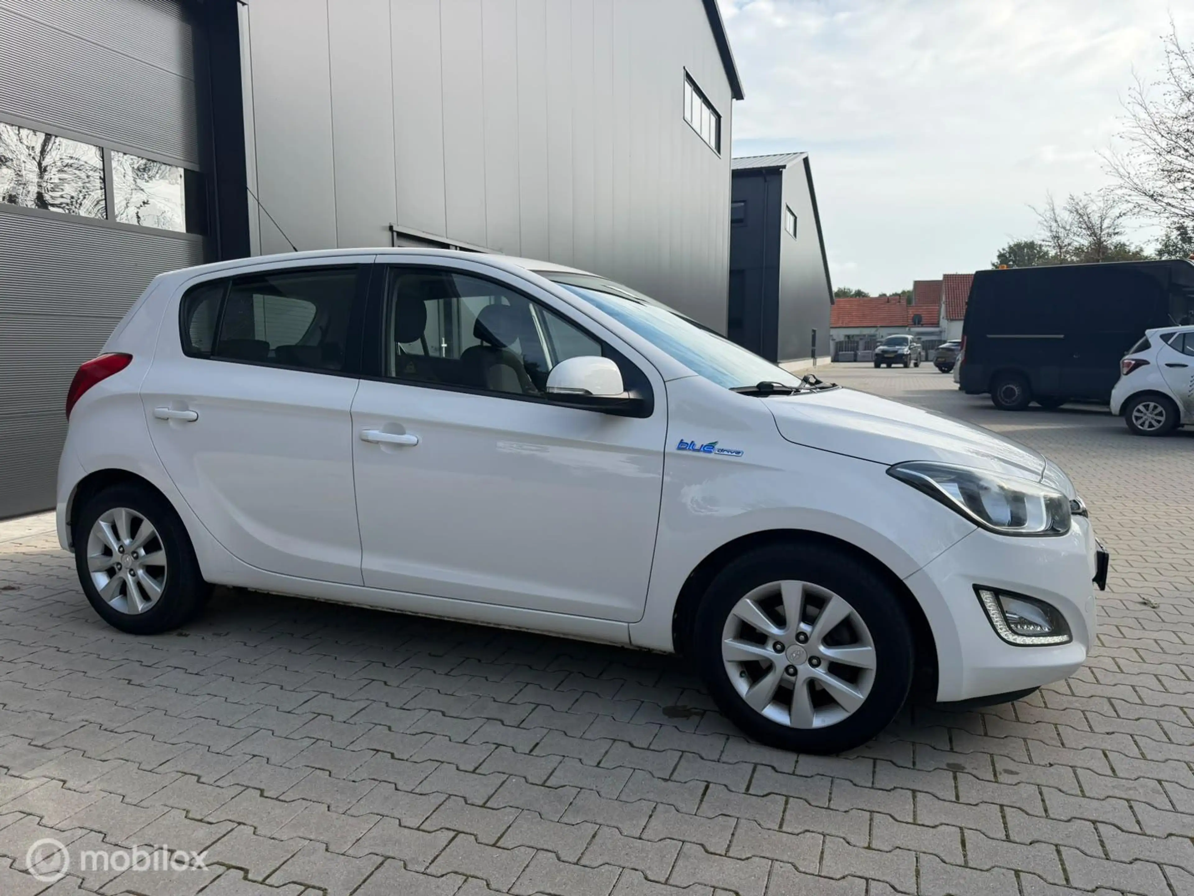 Hyundai i20 1.2i i-Motion Airco Nw APK NAP Weinig KM — photo 3