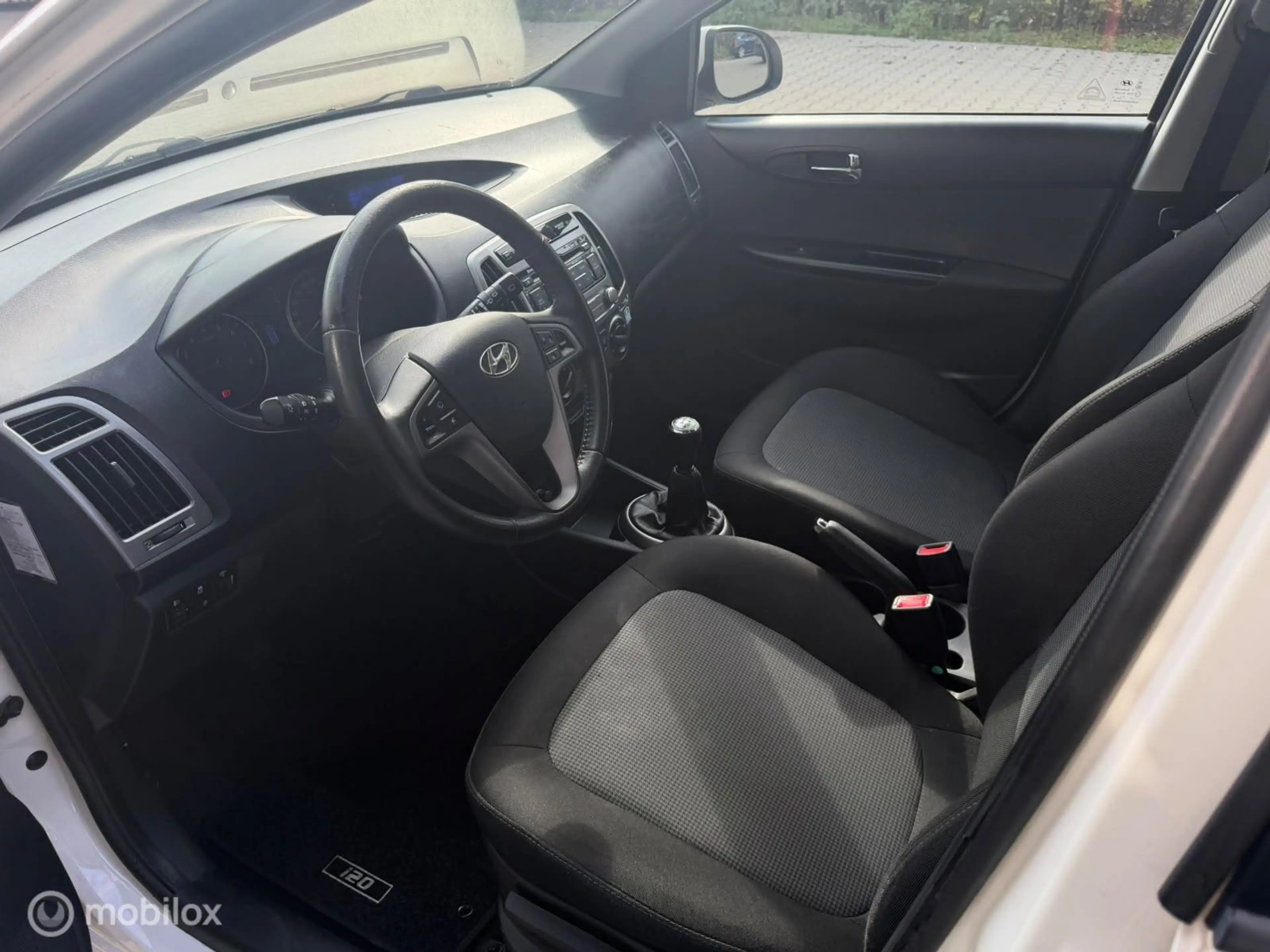 Hyundai i20 1.2i i-Motion Airco Nw APK NAP Weinig KM — photo 6