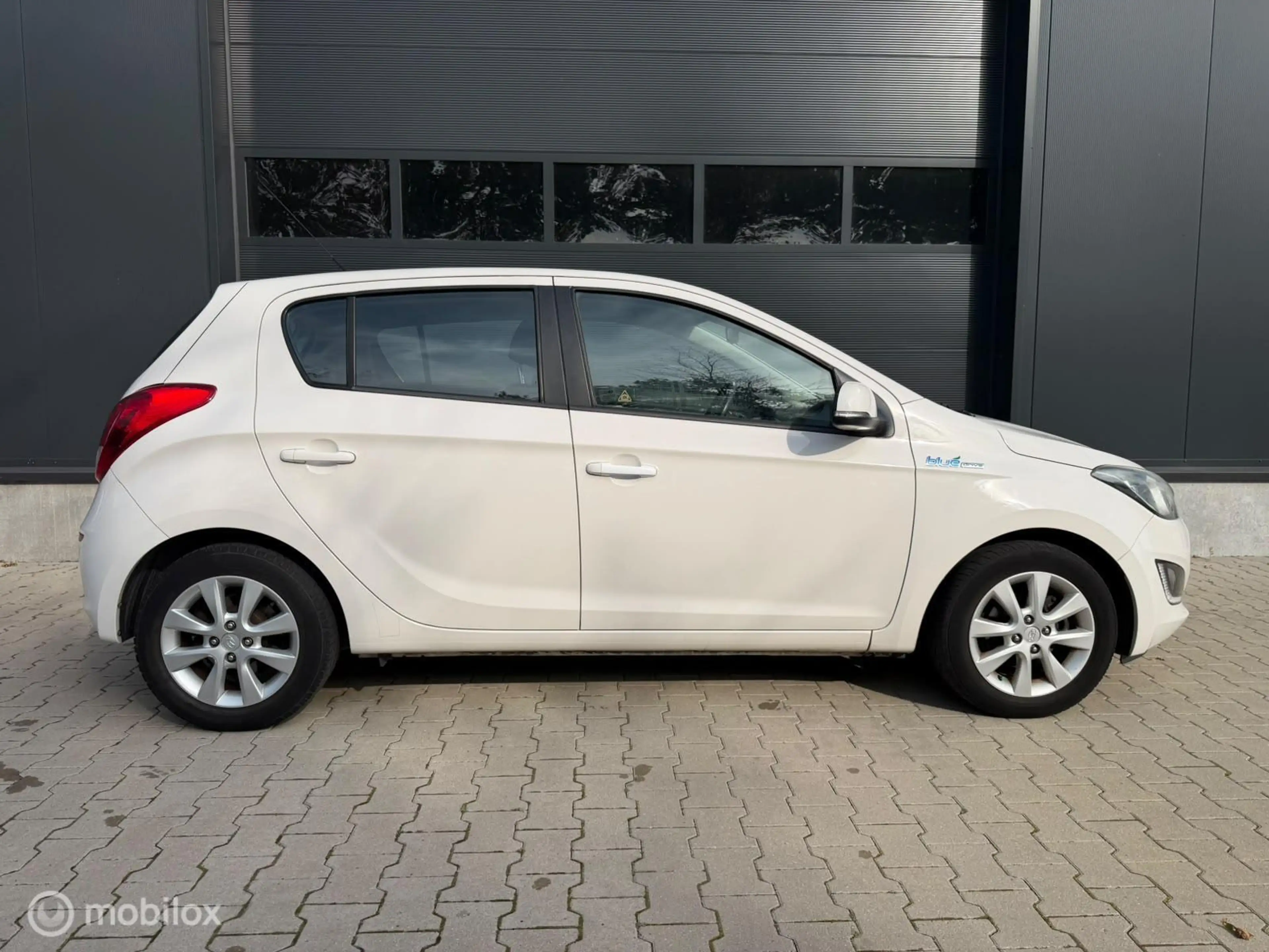 Hyundai i20 1.2i i-Motion Airco Nw APK NAP Weinig KM — photo 4