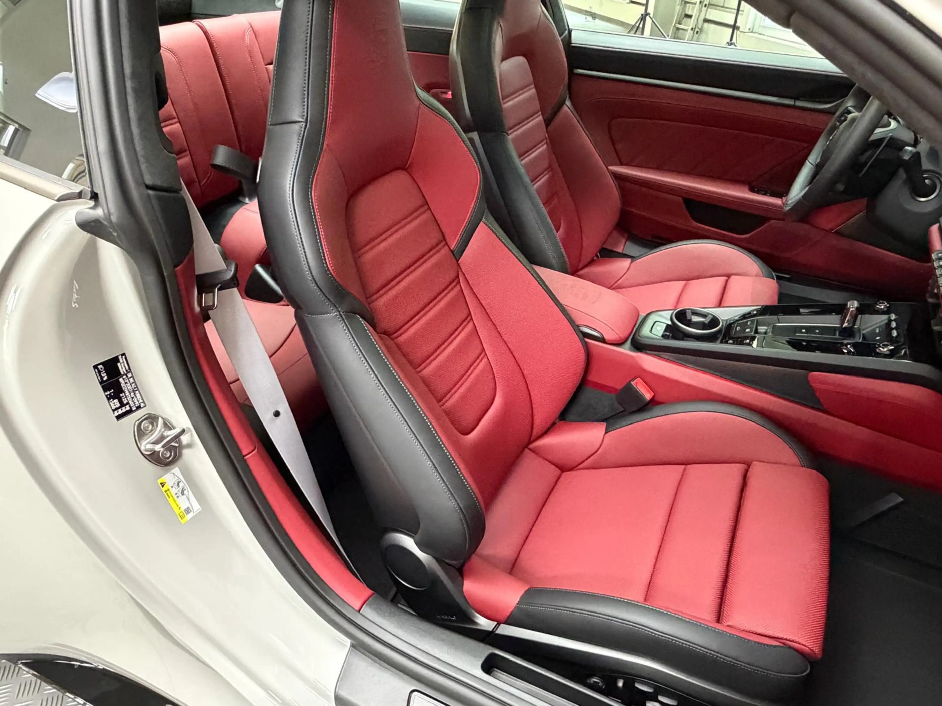 Porsche 911 911 Turbo S FACELIFT ON STOCK! — photo 11