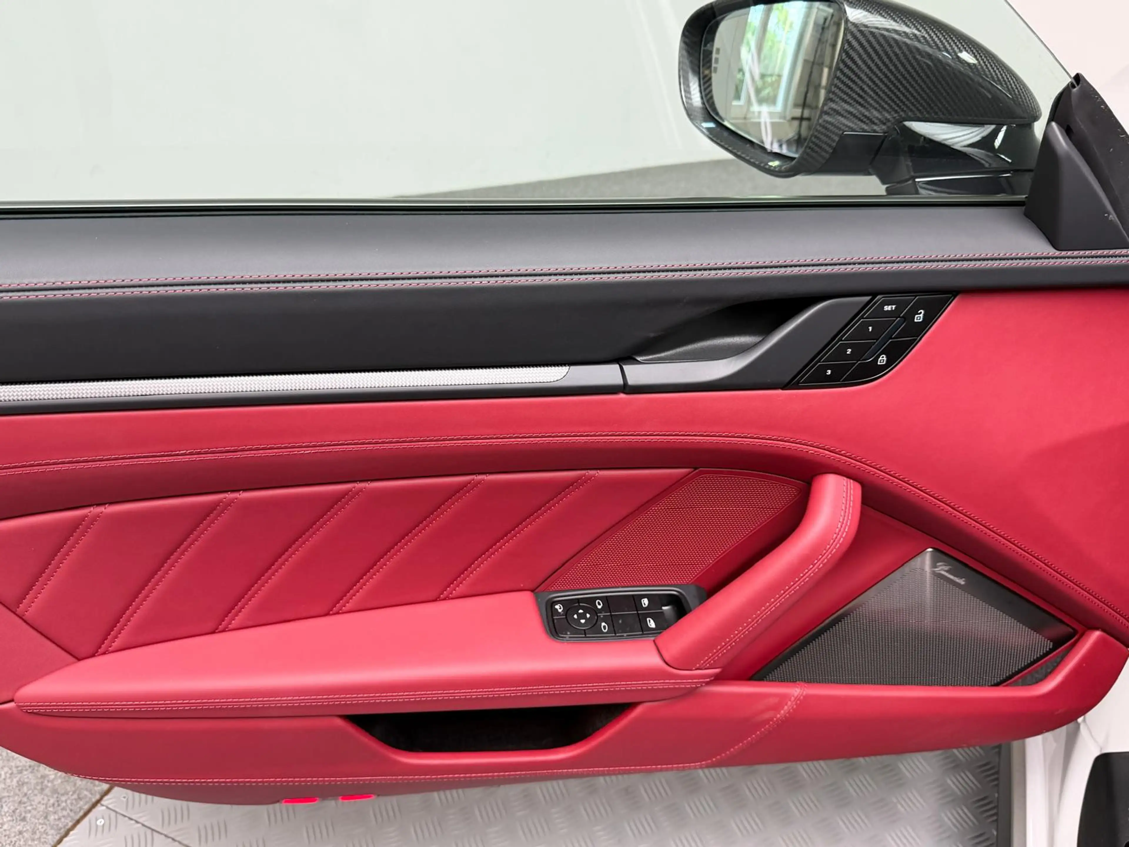Porsche 911 911 Turbo S FACELIFT ON STOCK! — photo 7